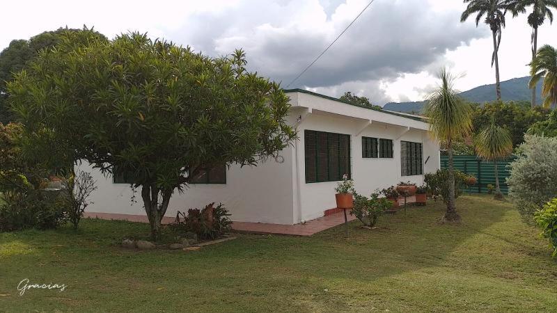 Villa Rosa Villeta