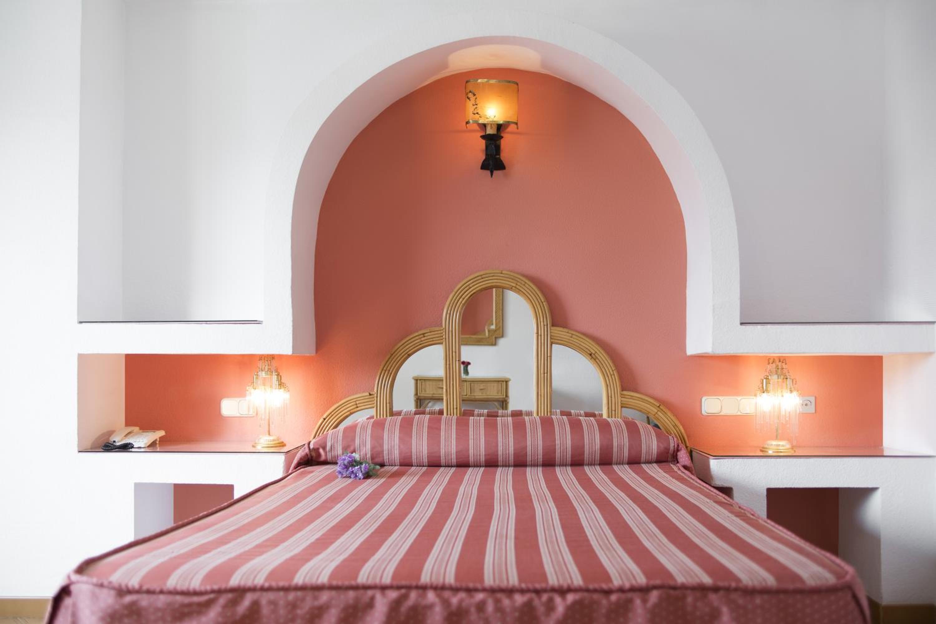 Hostal Alhambra - Adults Only