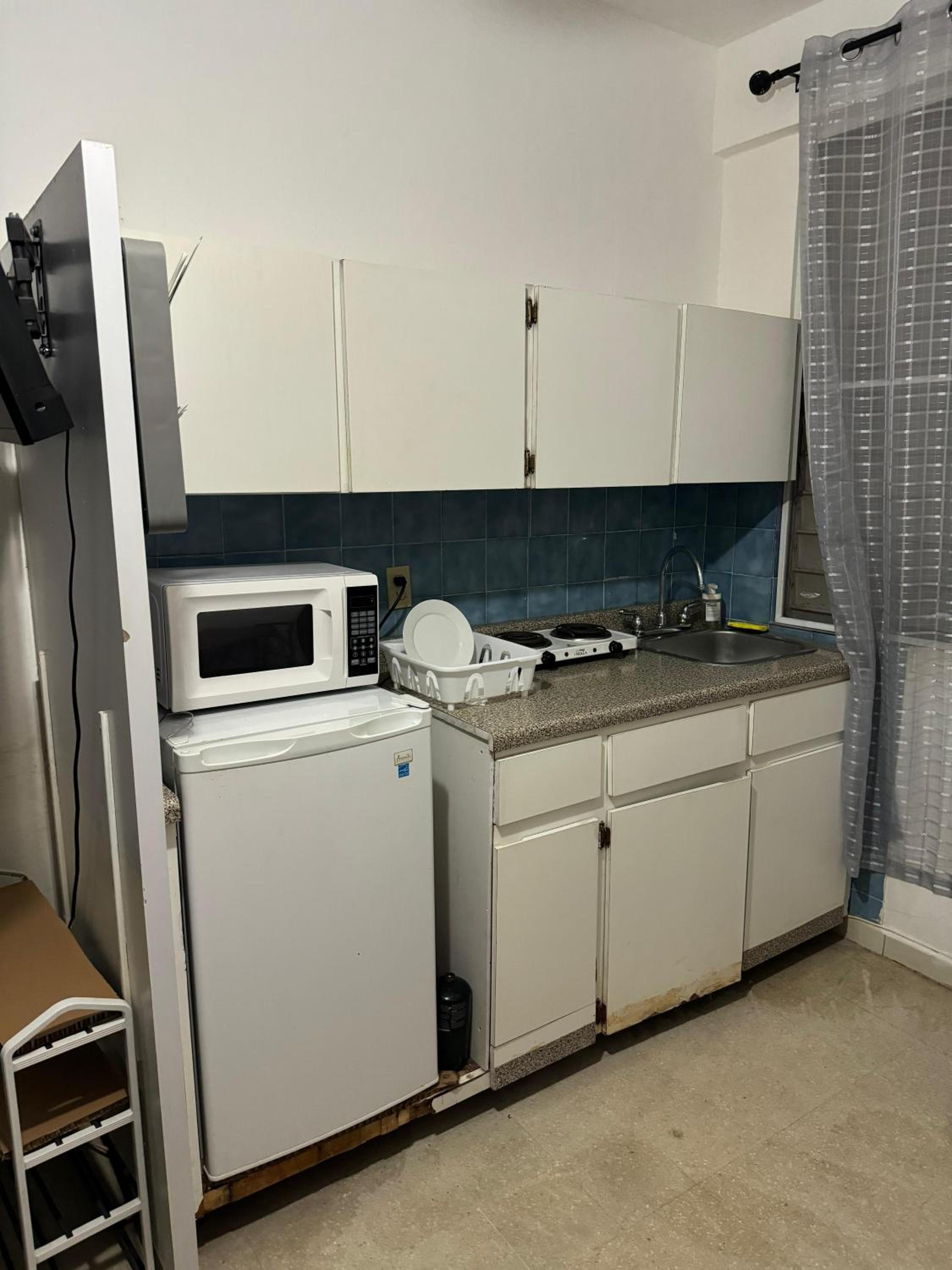 Economical Near Beach with Full bed 4th floor