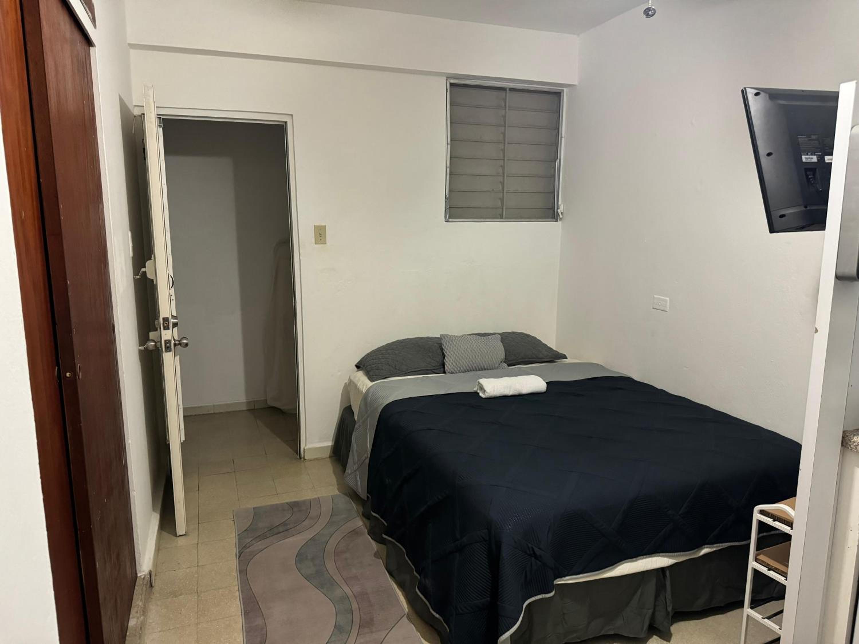 Economical Near Beach with Full bed 4th floor