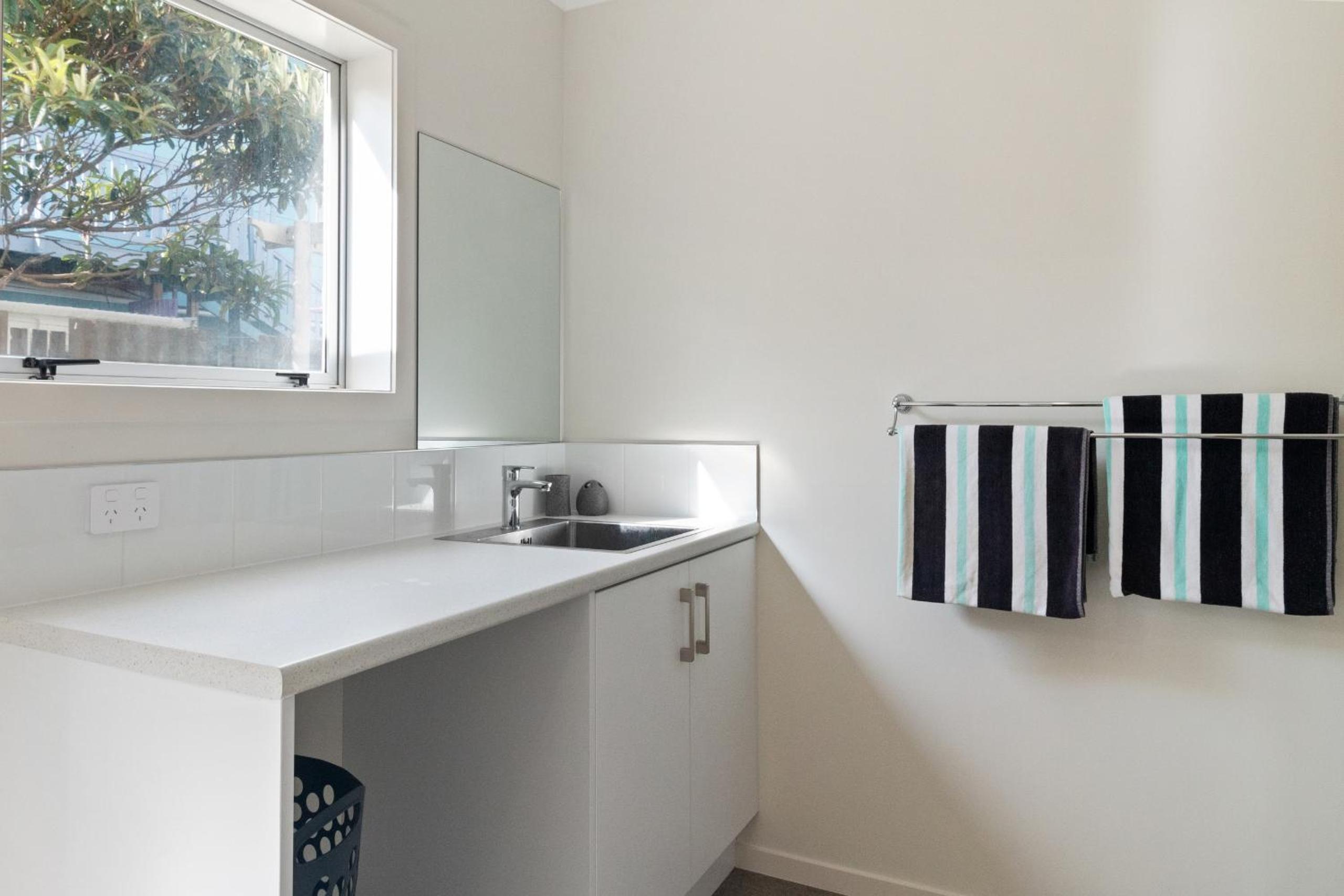 Barefoot Breeze - Waihi Beach Holiday Home