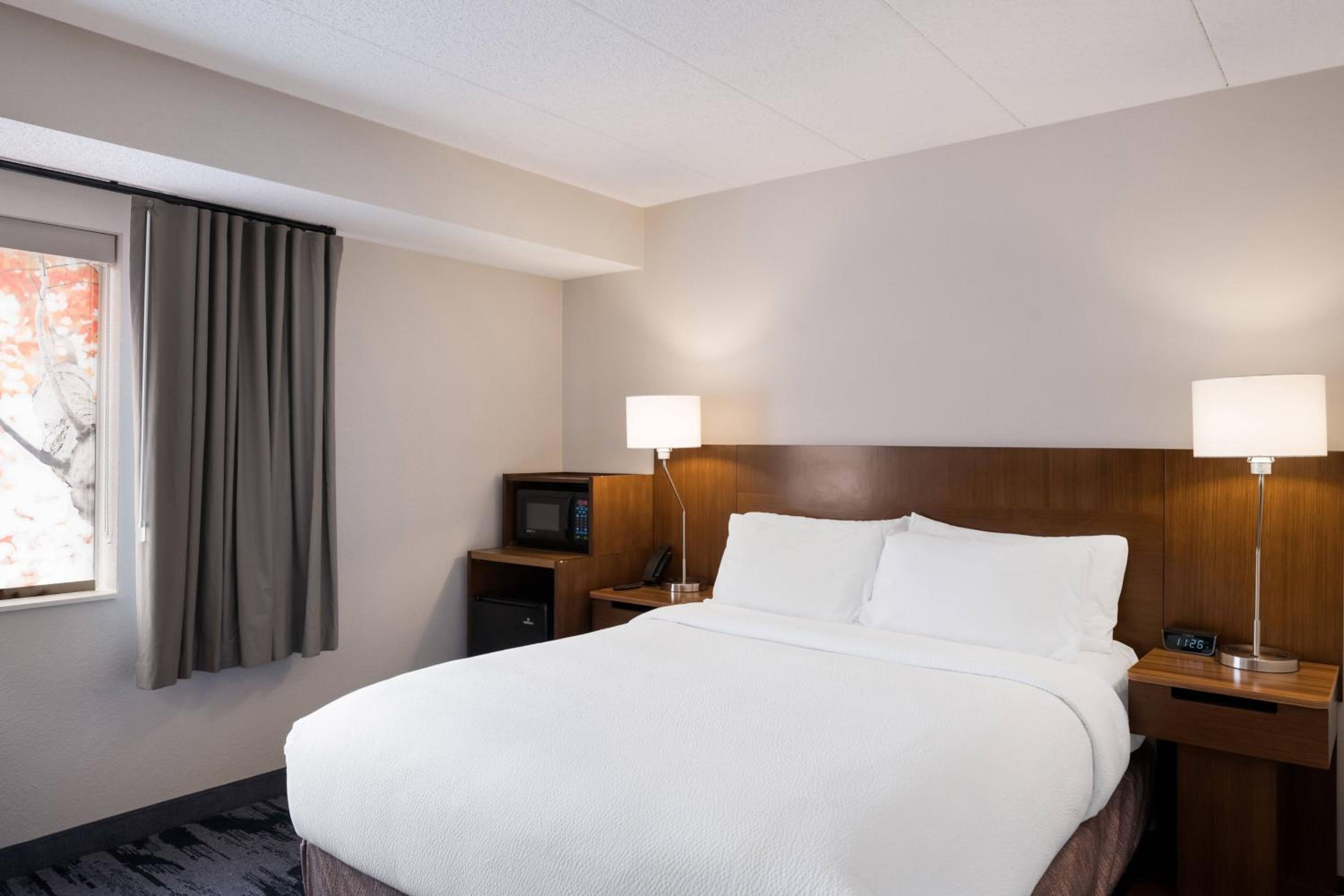 Fairfield Inn by Marriott Amesbury - Property Image 6