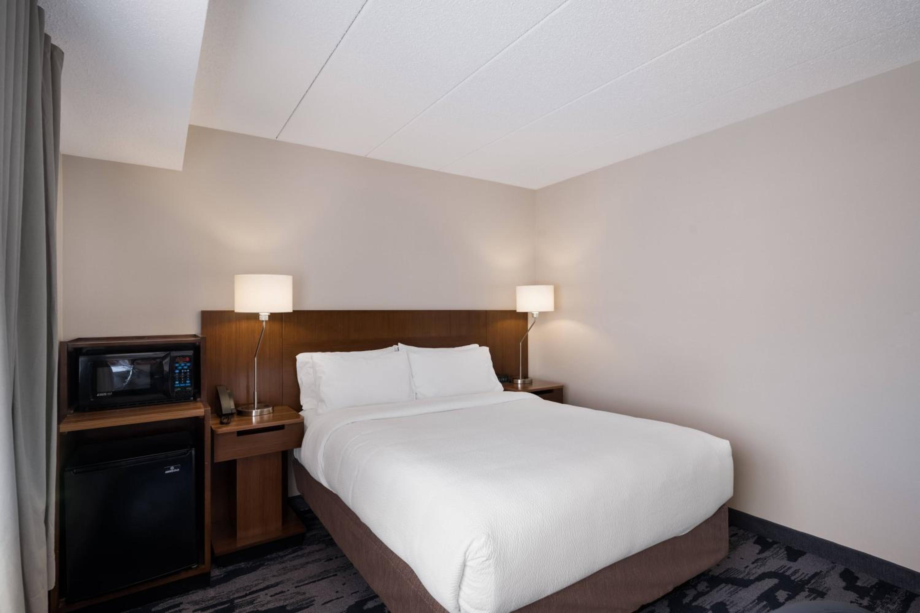 Fairfield Inn by Marriott Amesbury - Property Image 7