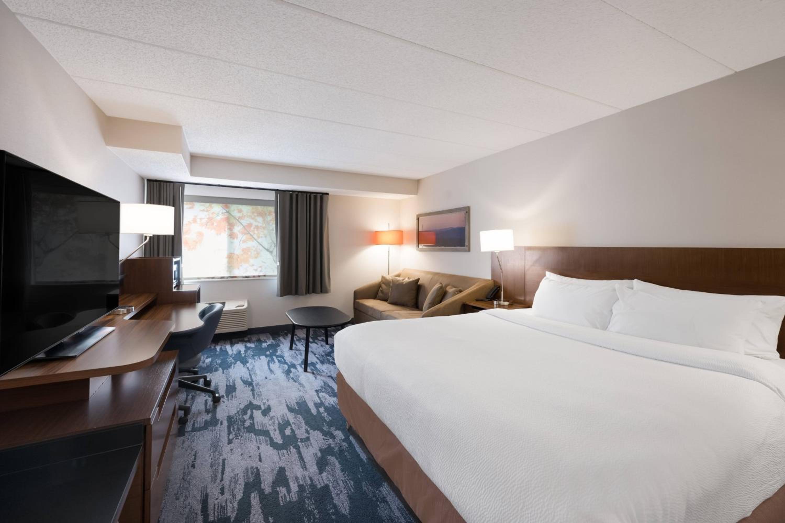 Fairfield Inn by Marriott Amesbury - Property Image 8