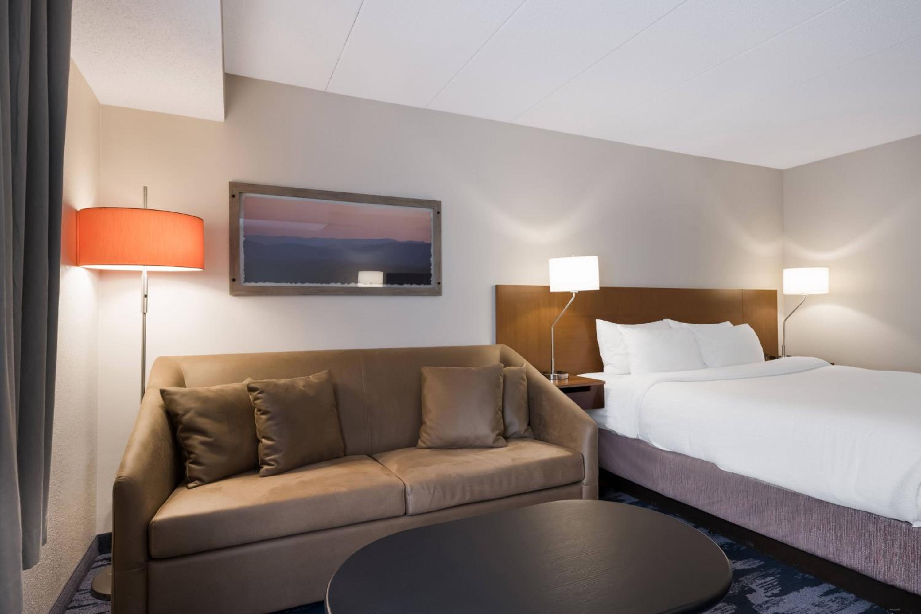 Fairfield Inn by Marriott Amesbury - Property Image 9