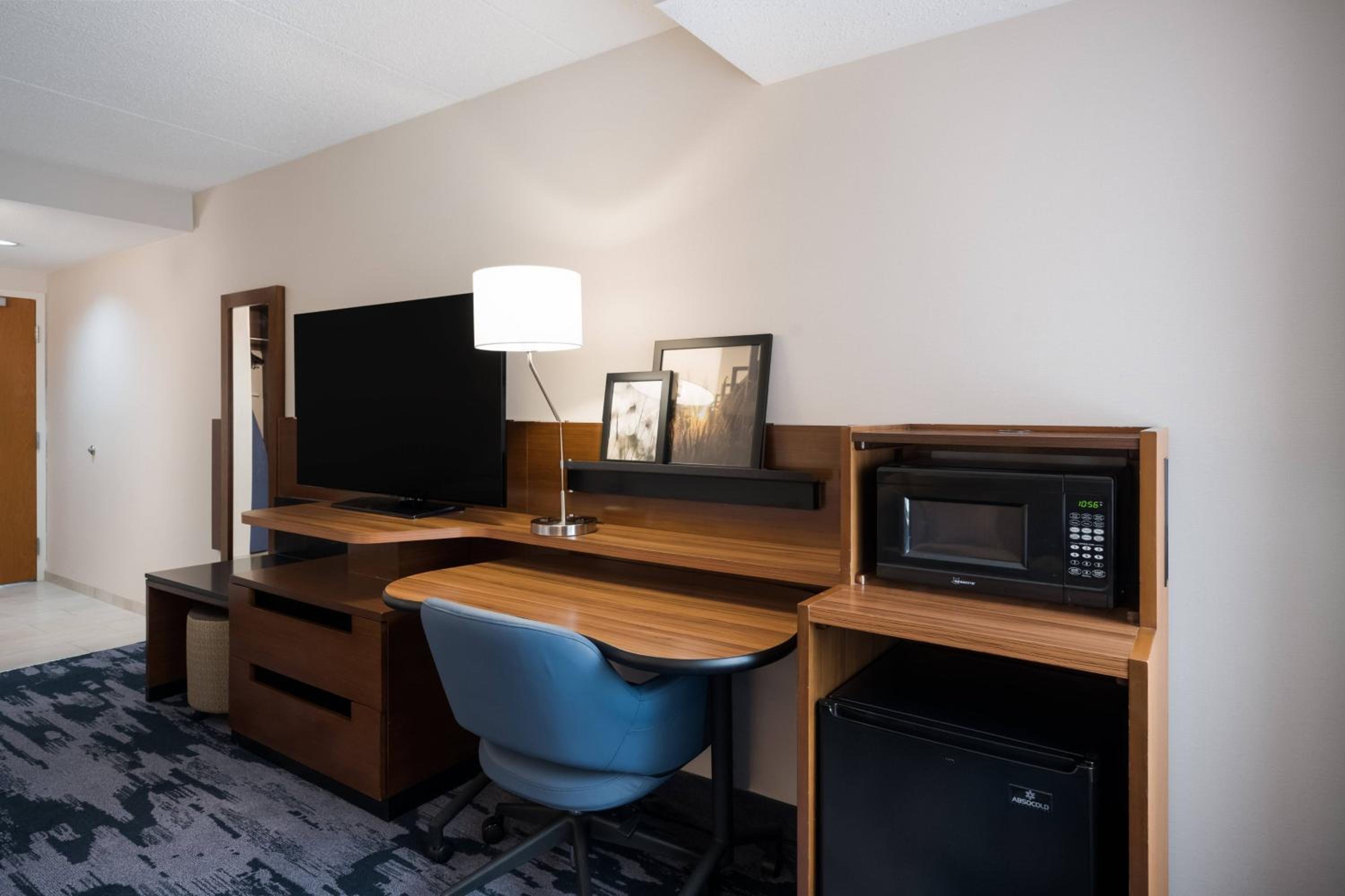 Fairfield Inn by Marriott Amesbury - Property Image 12