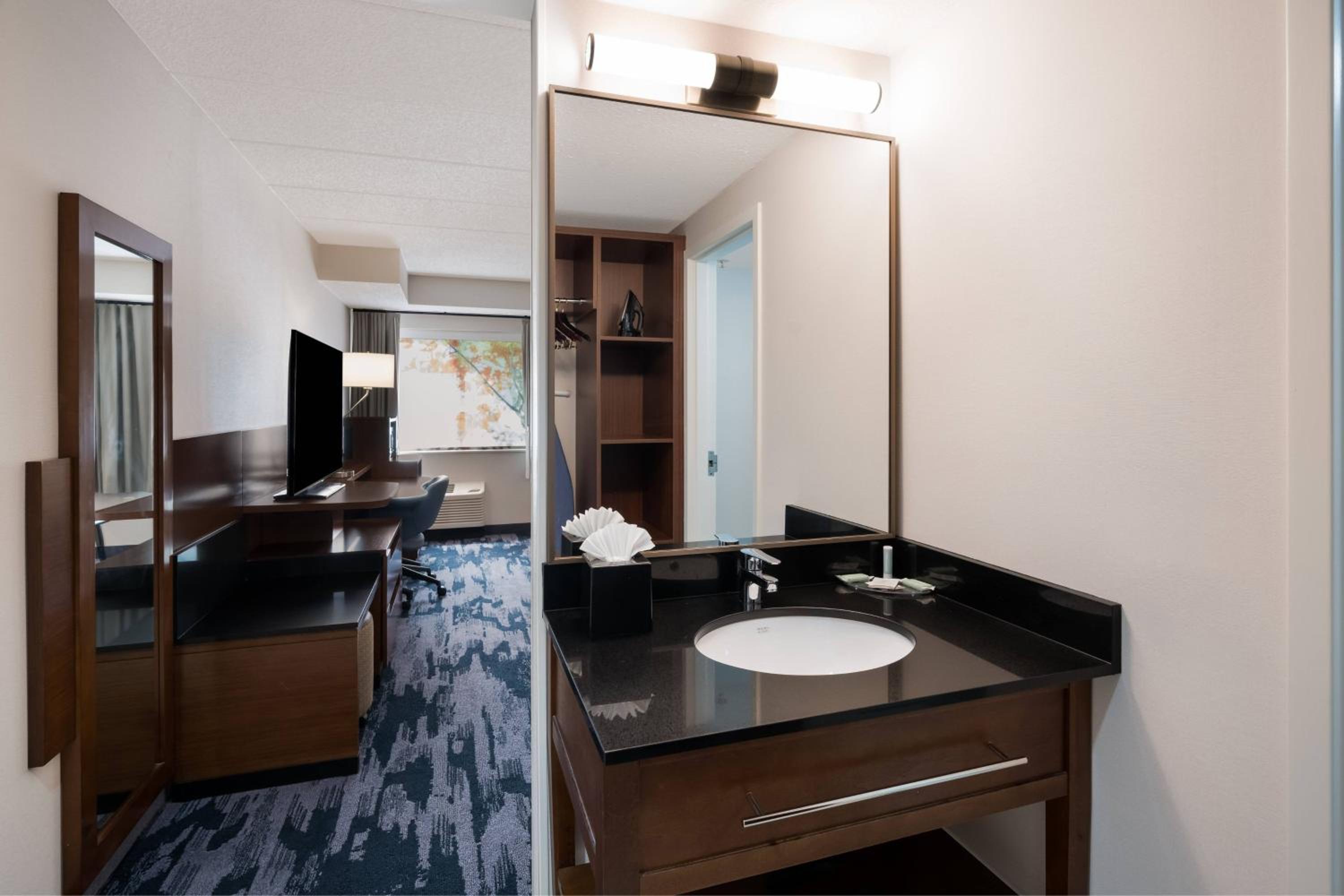 Fairfield Inn by Marriott Amesbury - Property Image 14