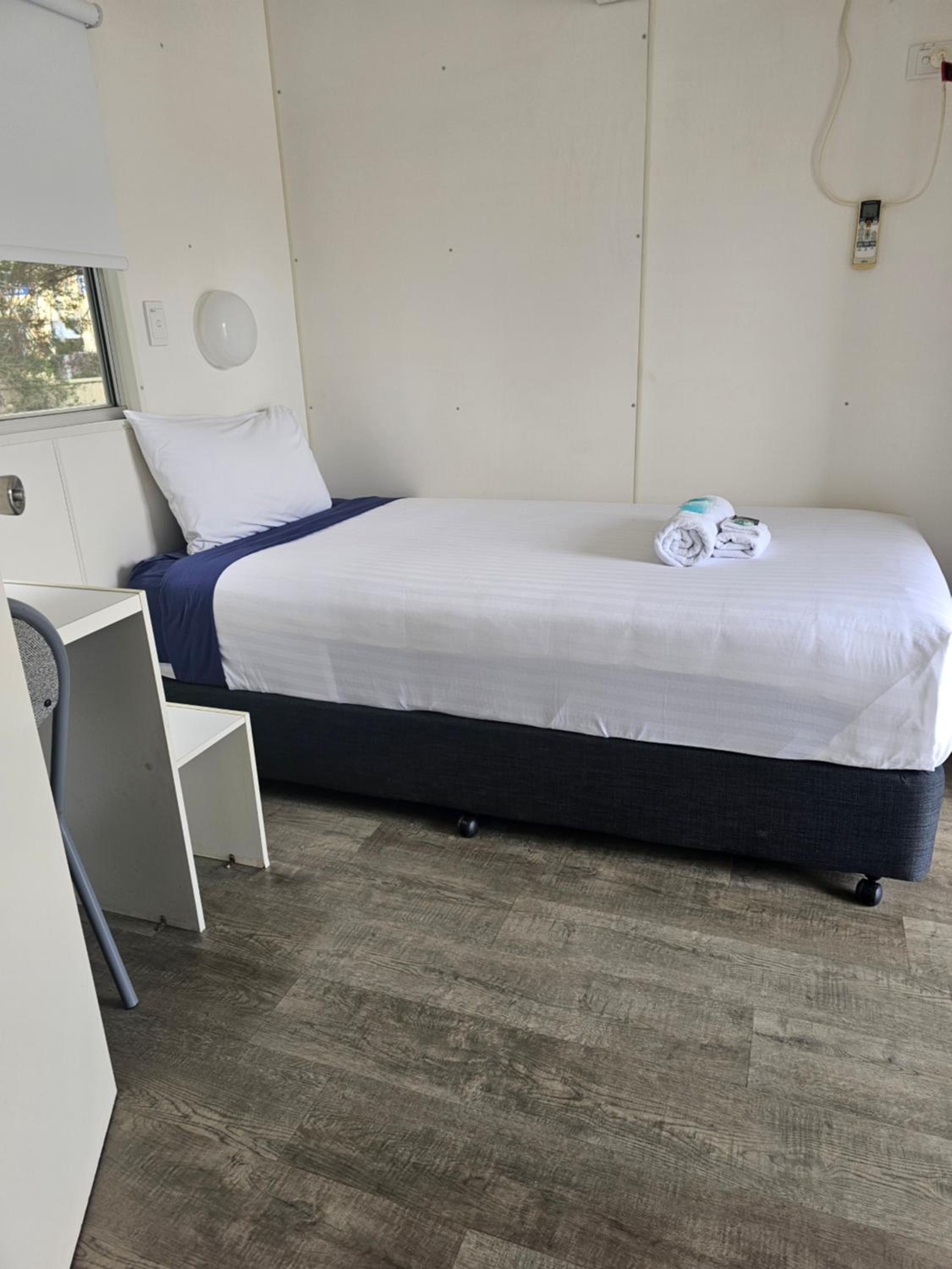 Hive Hotel, Moruya