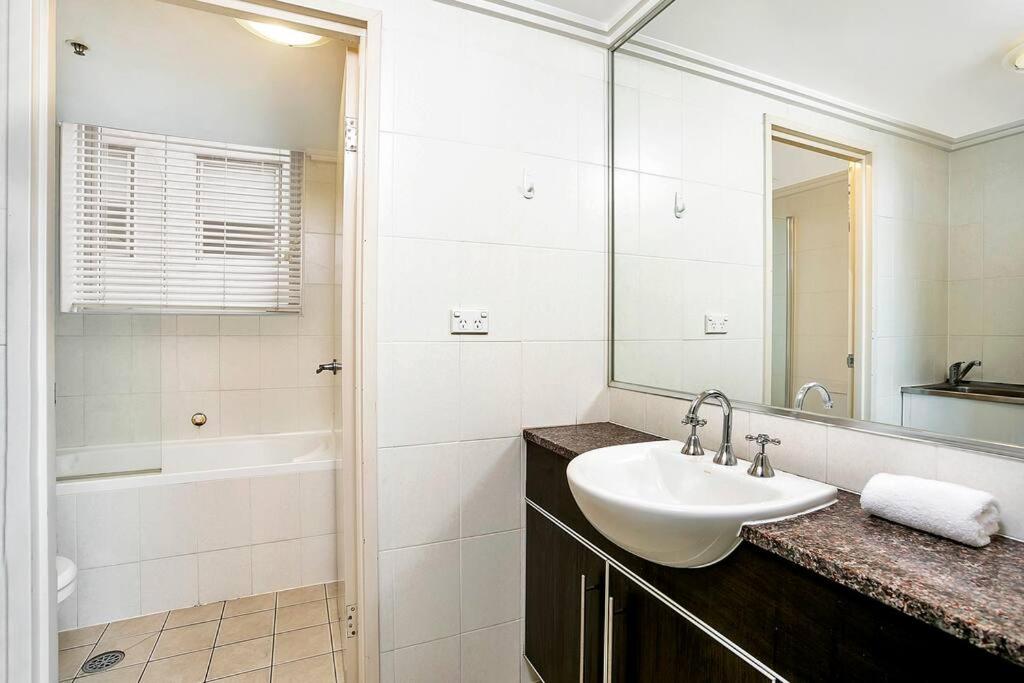 NS504 - Comfort and Convenience in North Sydney