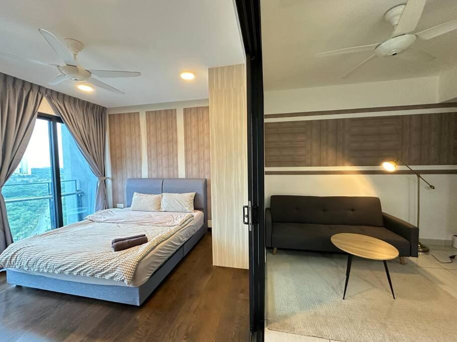 Almas Suites 2Pax Warm N Cozy Netflix By STAY photo 2