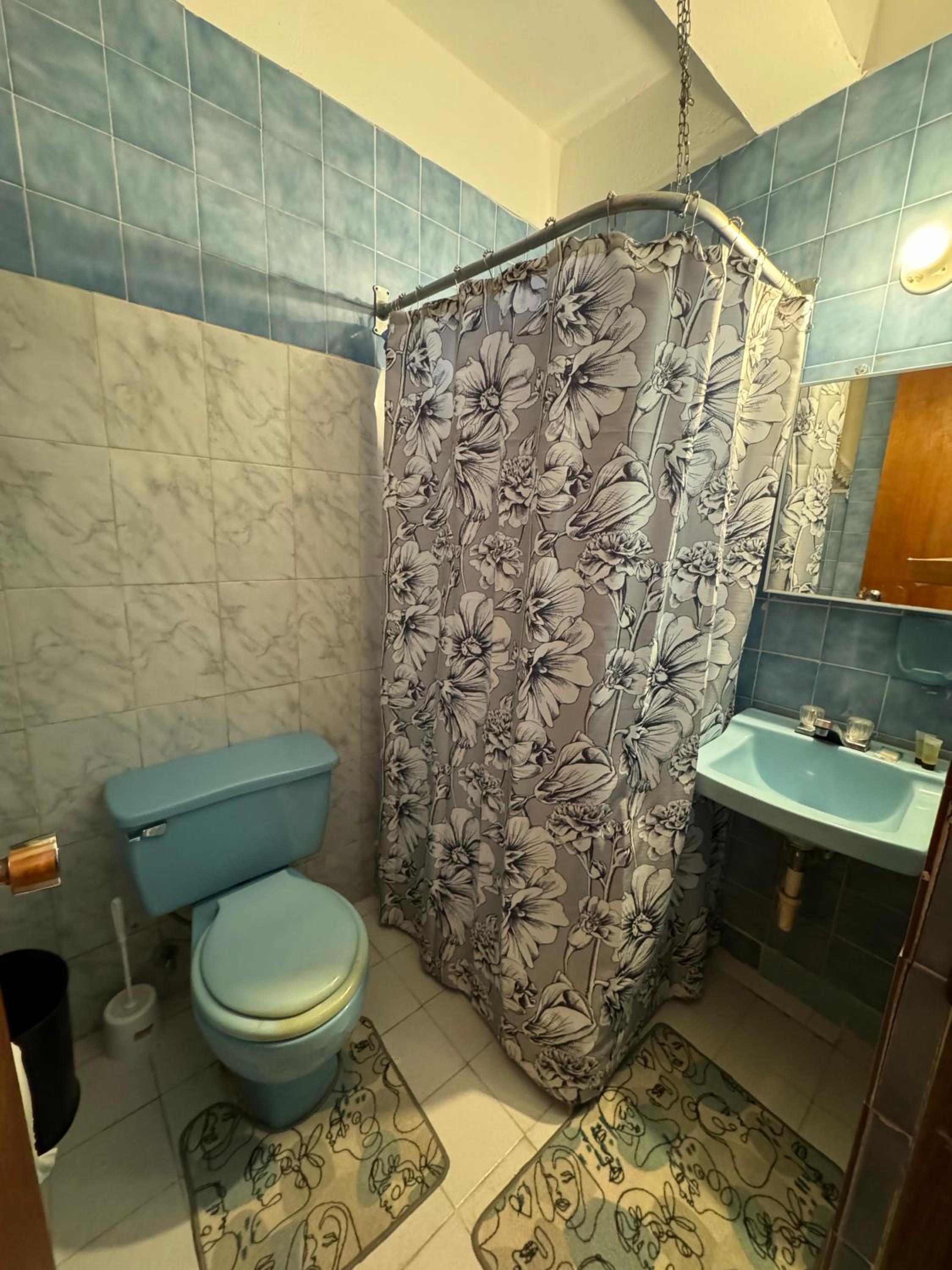 Economical Near Beach with Full bed 4th floor
