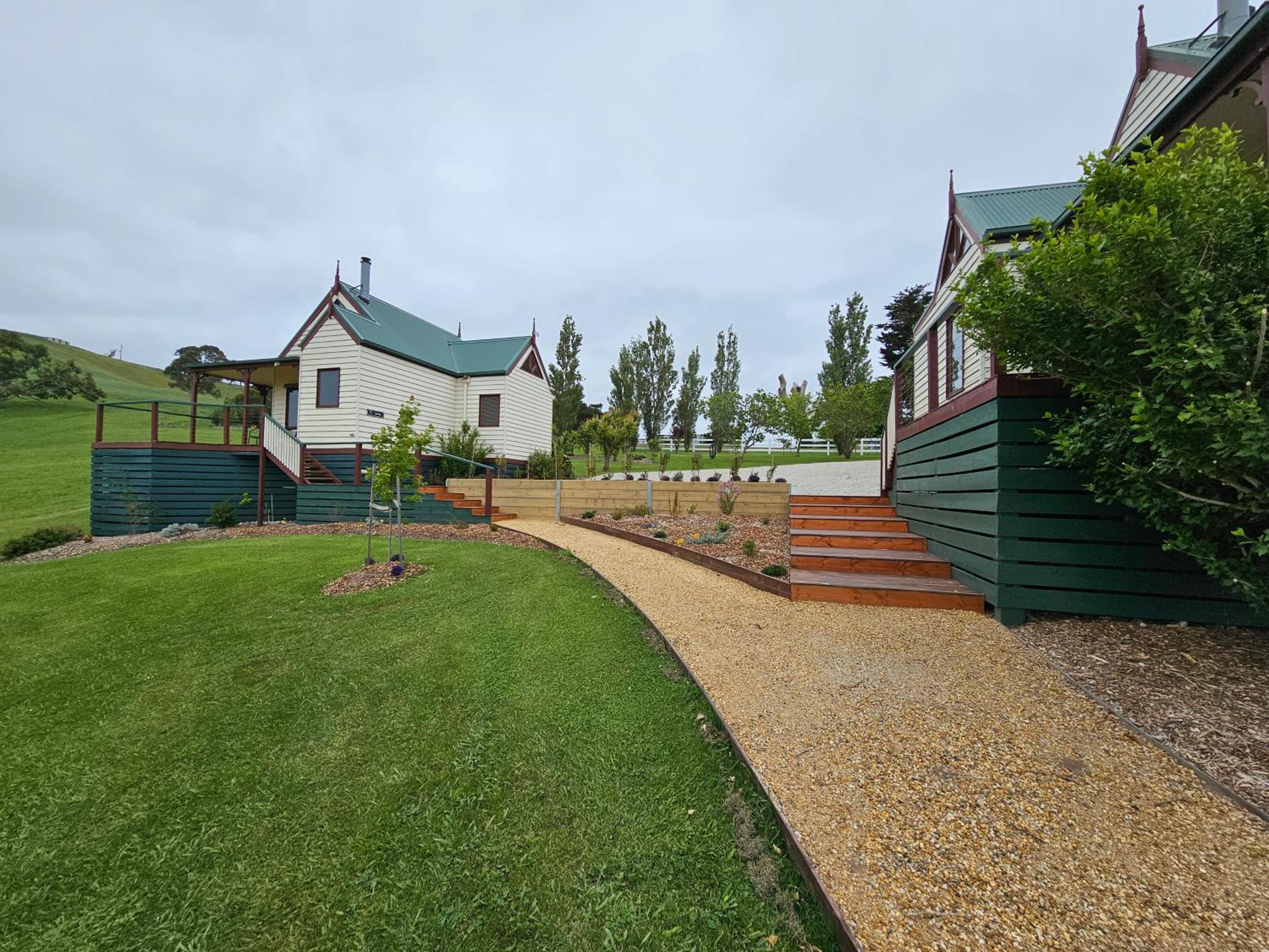 Maple Ridge Cottages