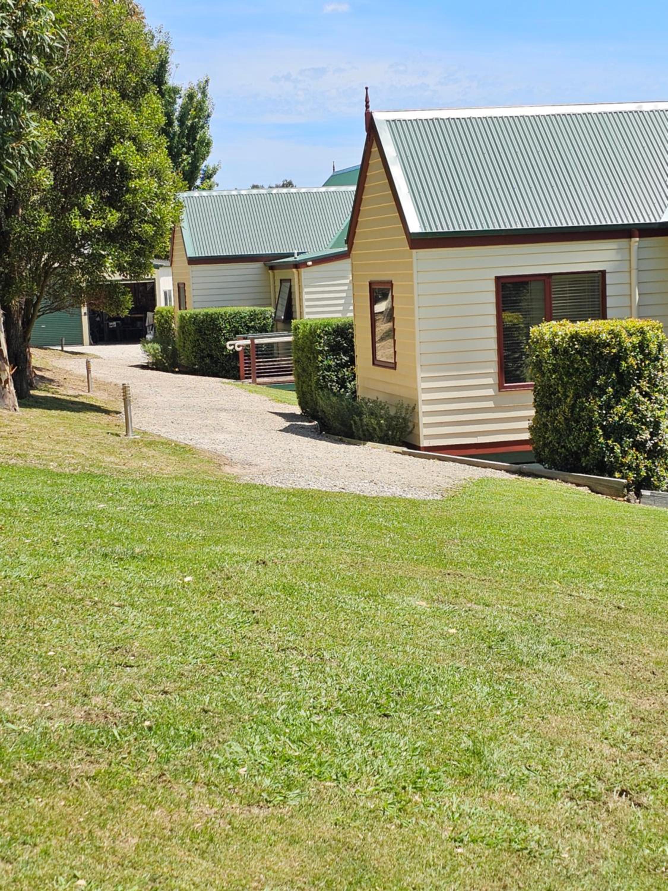 Maple Ridge Cottages