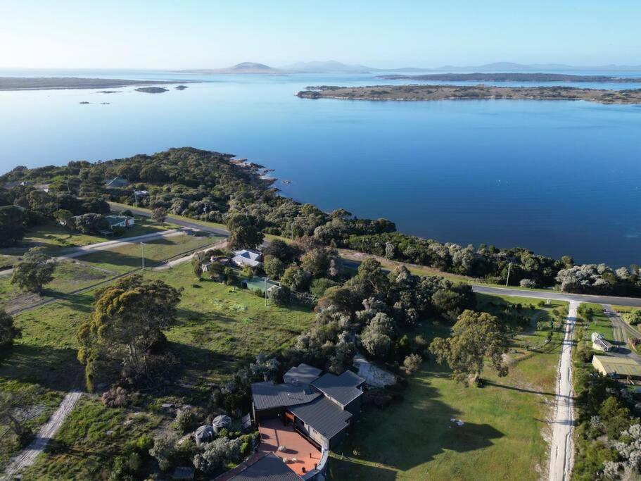 Faraway on Flinders Island