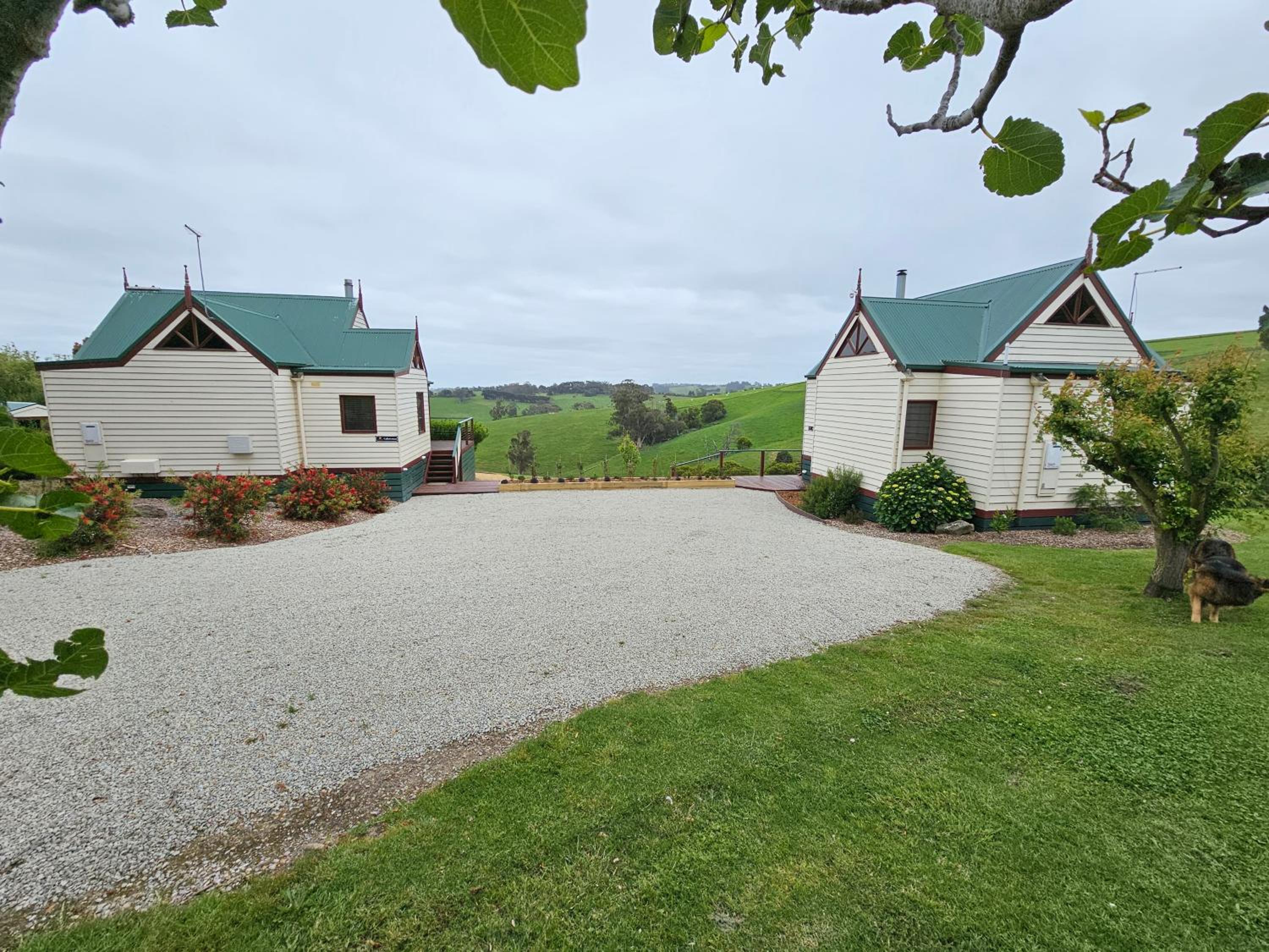 Maple Ridge Cottages