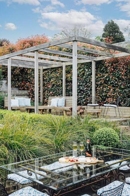 Merrett Vale Home