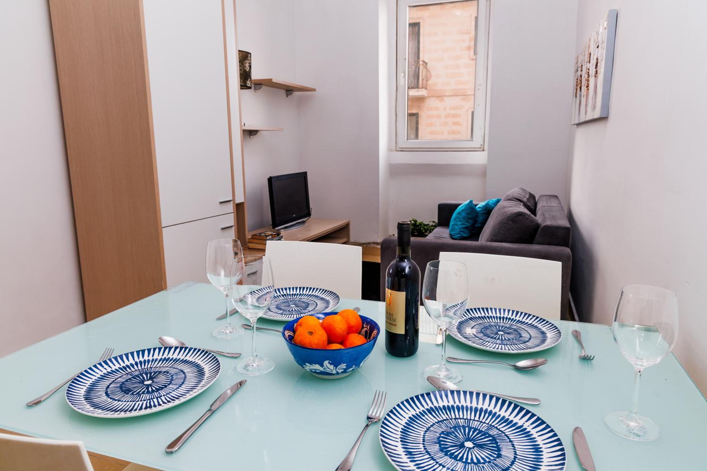 Stylish St Julians 2 bedroom apartment for rent in the city centre with Terrace photo 3