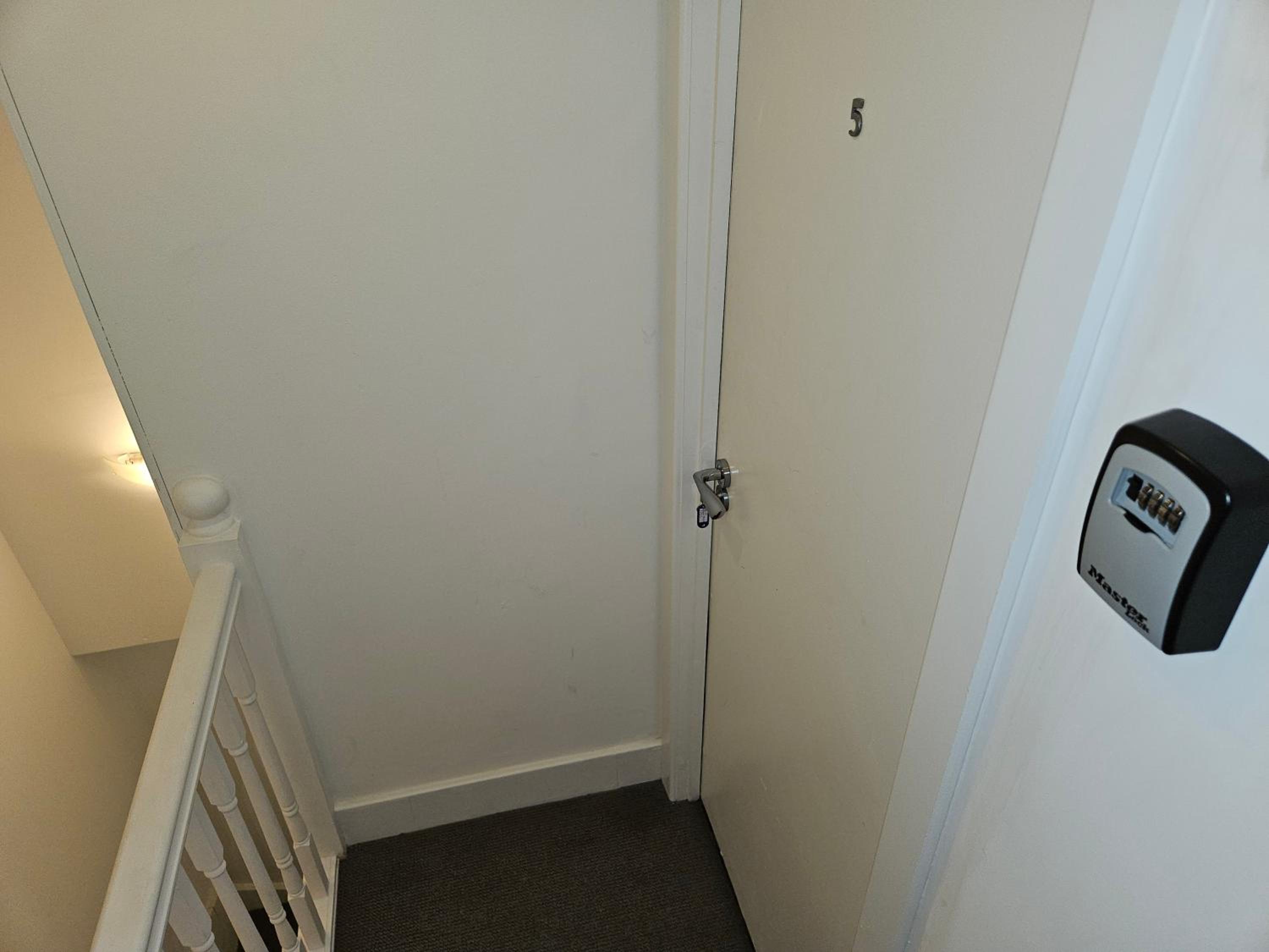 1 Bed Flat - Sleeps 2 - Pets - Garden - Parking