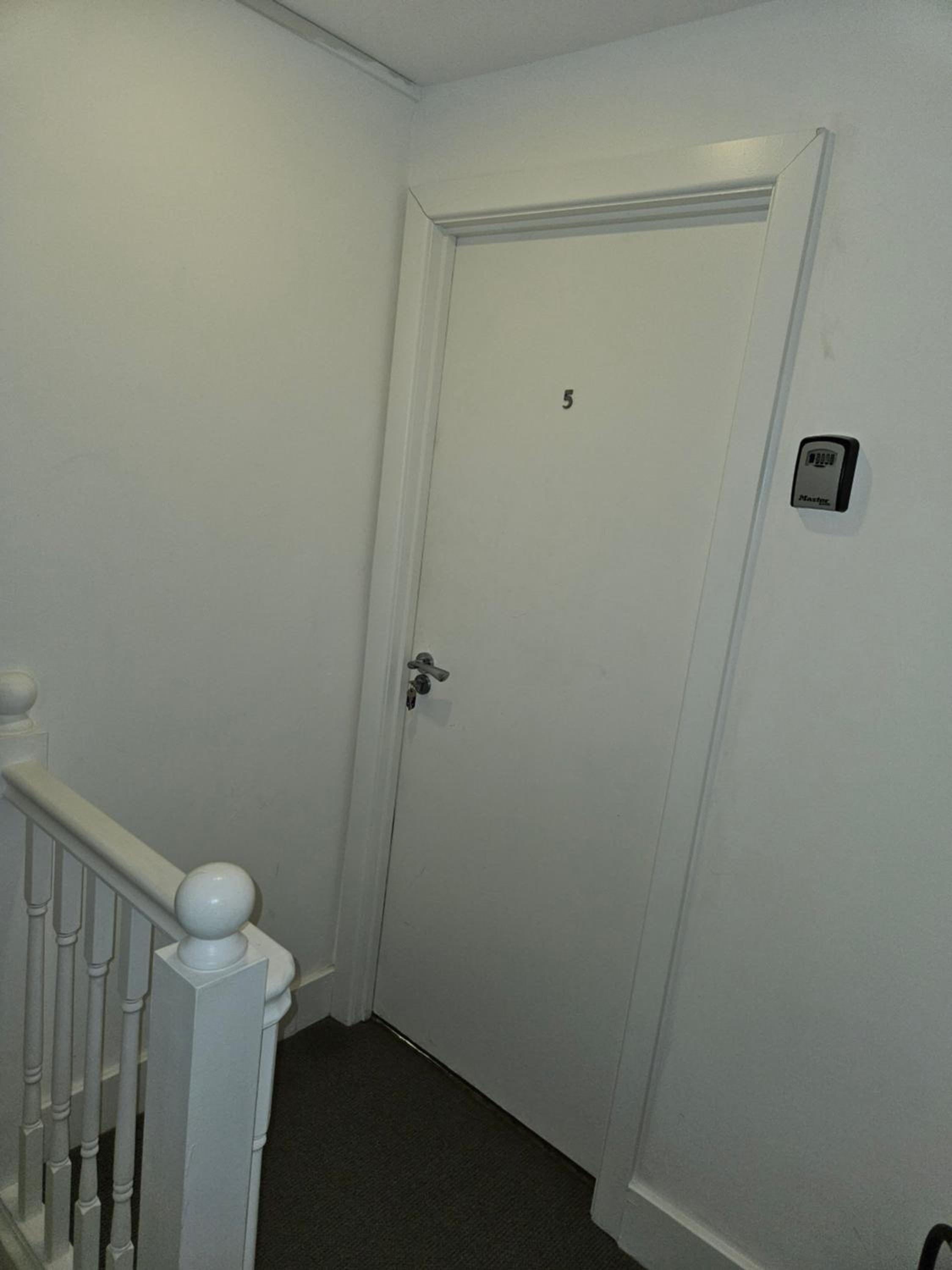 1 Bed Flat - Sleeps 2 - Pets - Garden - Parking