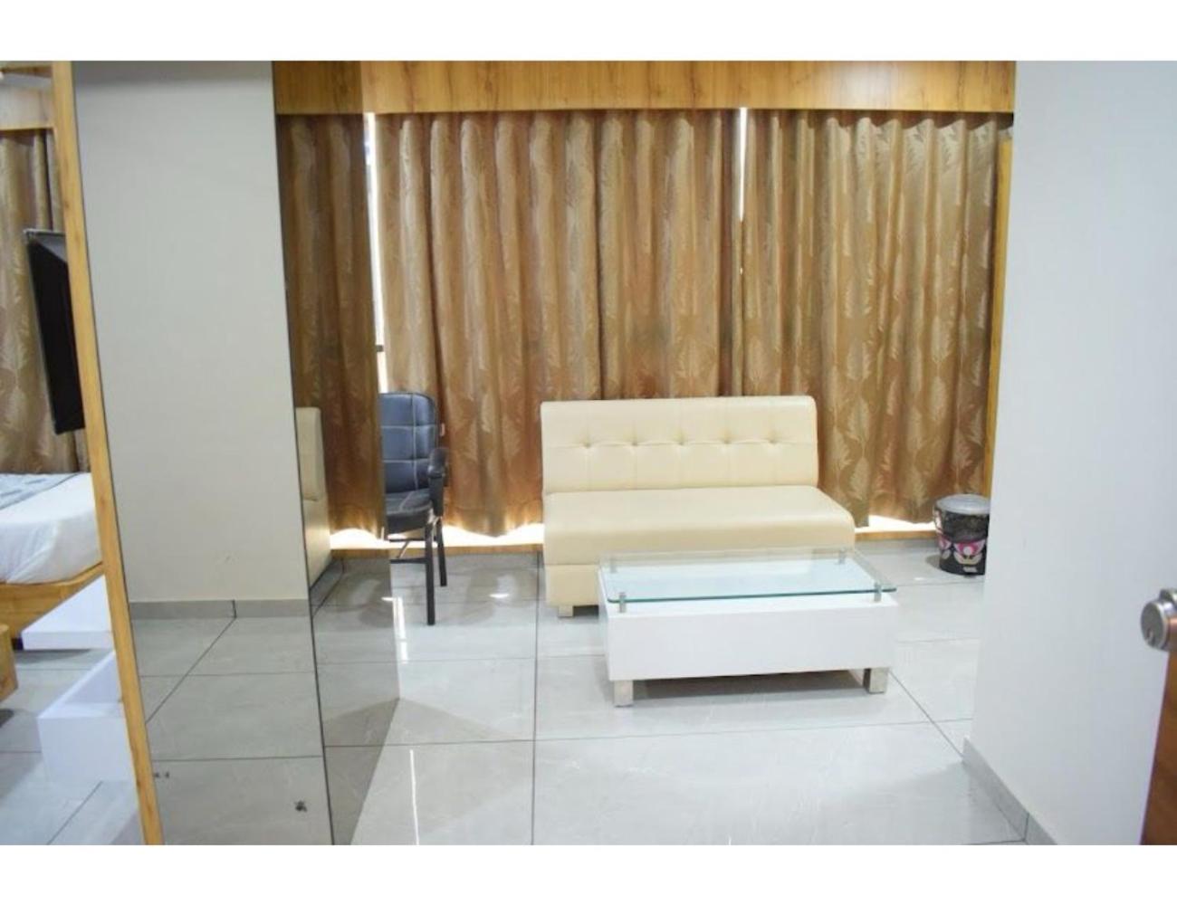 Hotel Mountview, Family Hotels In Vadodara view 5