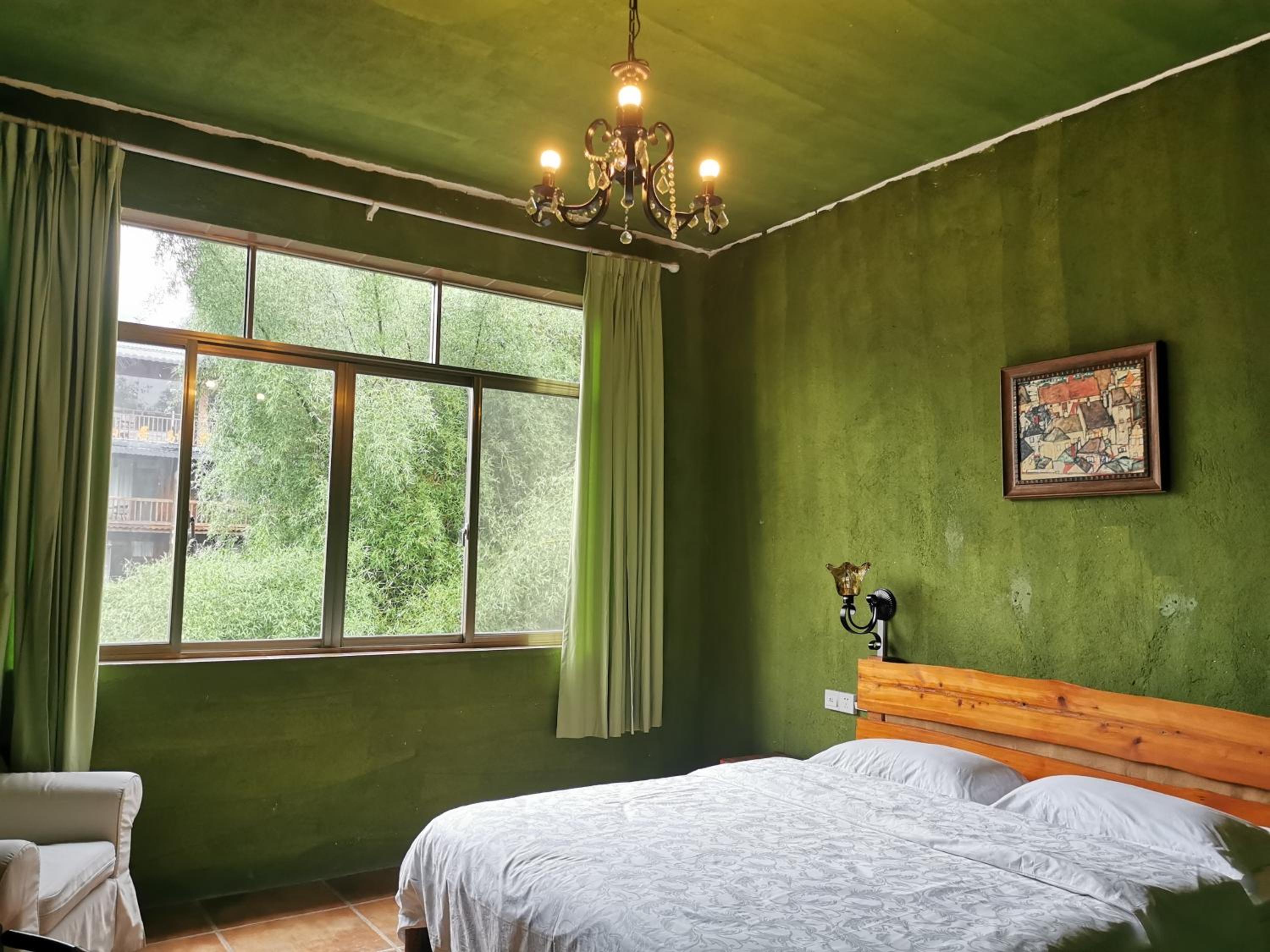 Yangshuo Eden's Social Guesthouse - Wake up to a hearty Western breakfast & fresh craft coffee & night beers & outdoor activities