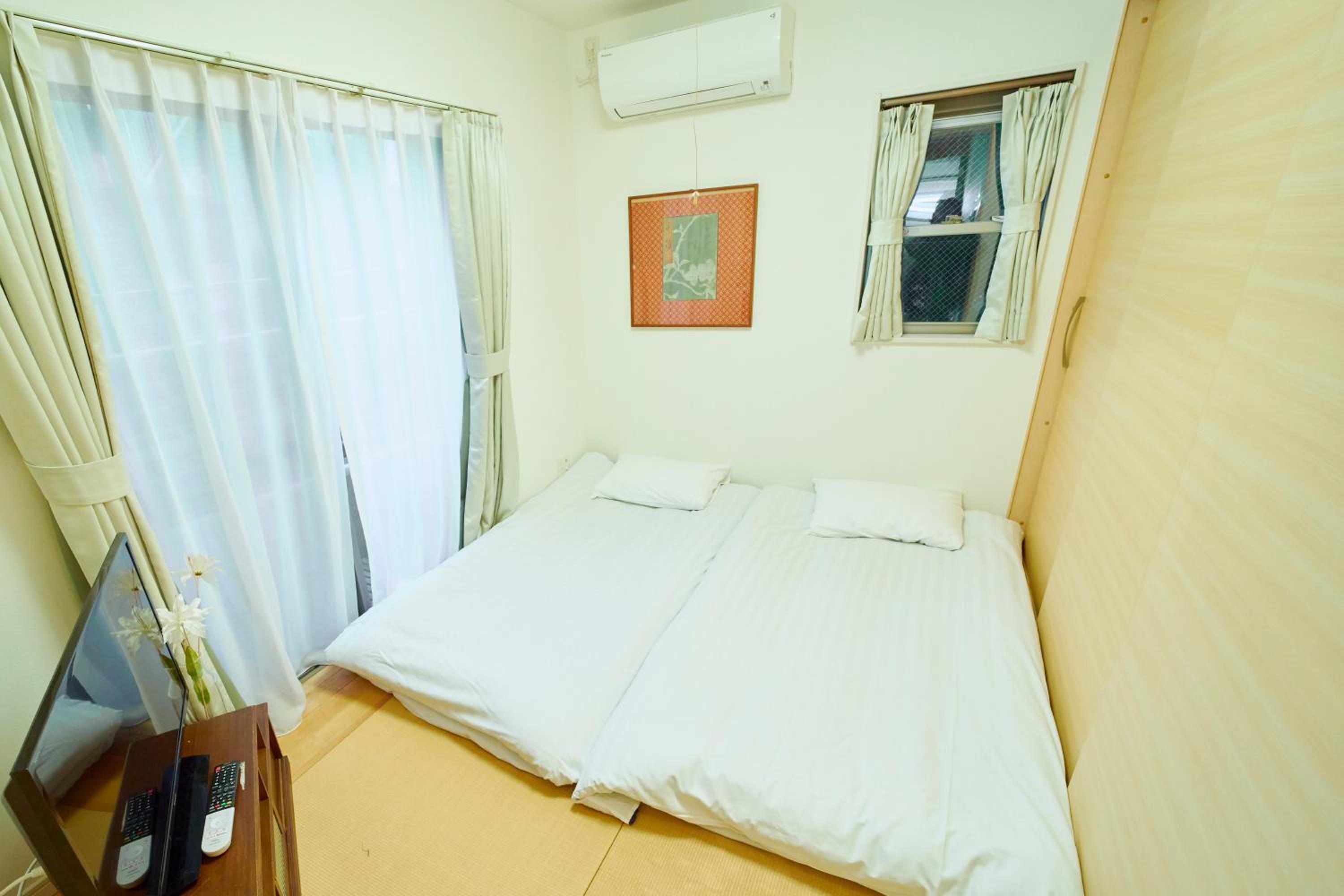 Shinjuku 'Deep Lane' Villa