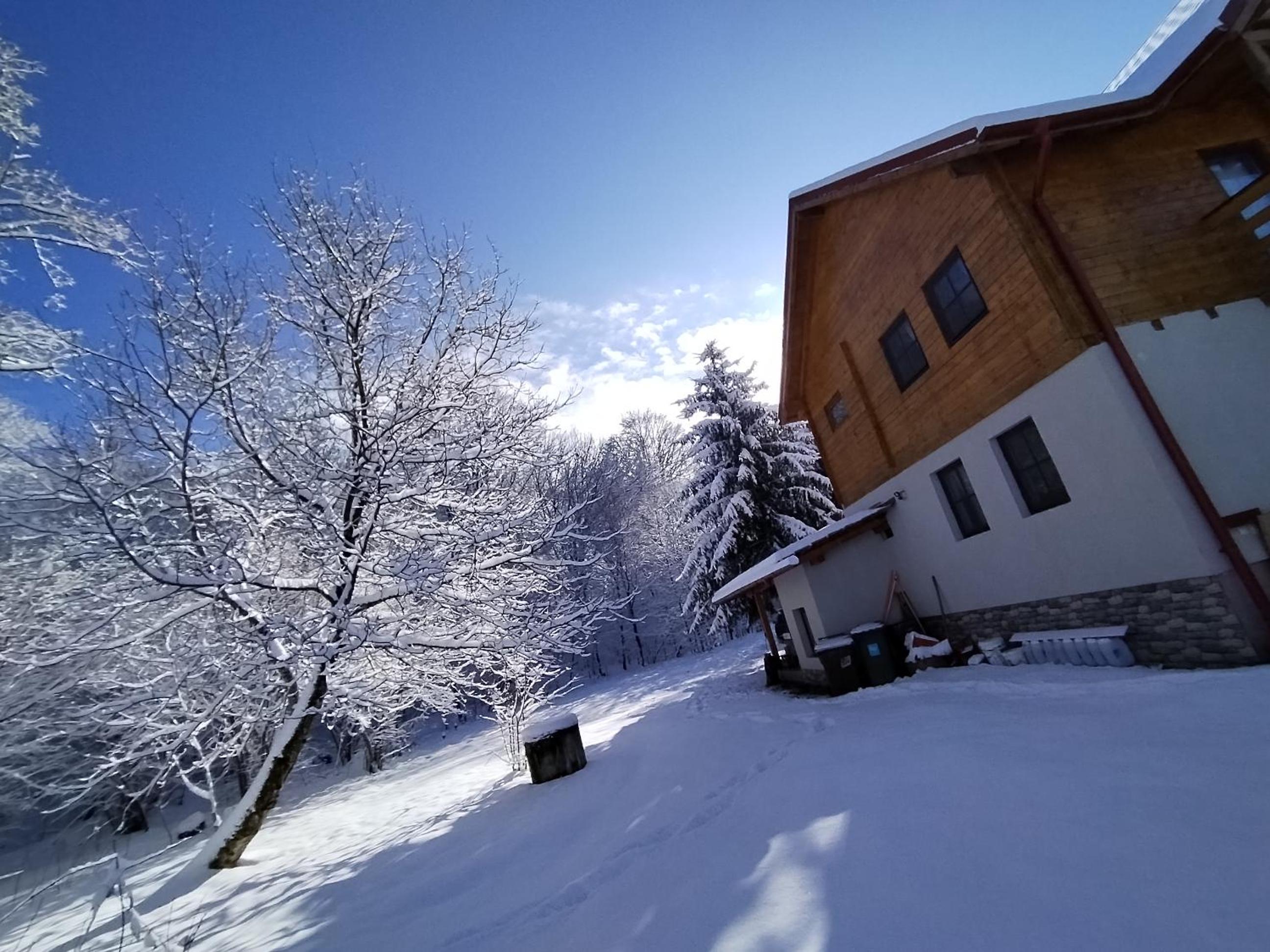 Susurul Apei Chalet view 2