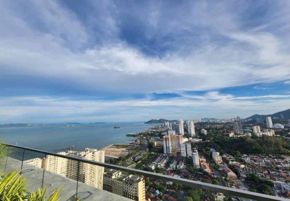 Urban Suites, Best Seaview and Cityview in Town photo 7