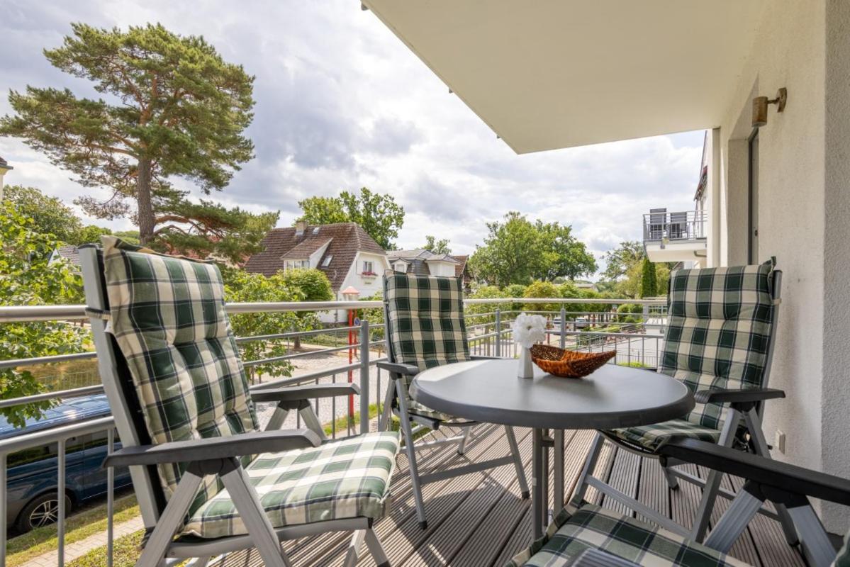 Residenz Margarete mit Balkon und Strandkorb am Strand