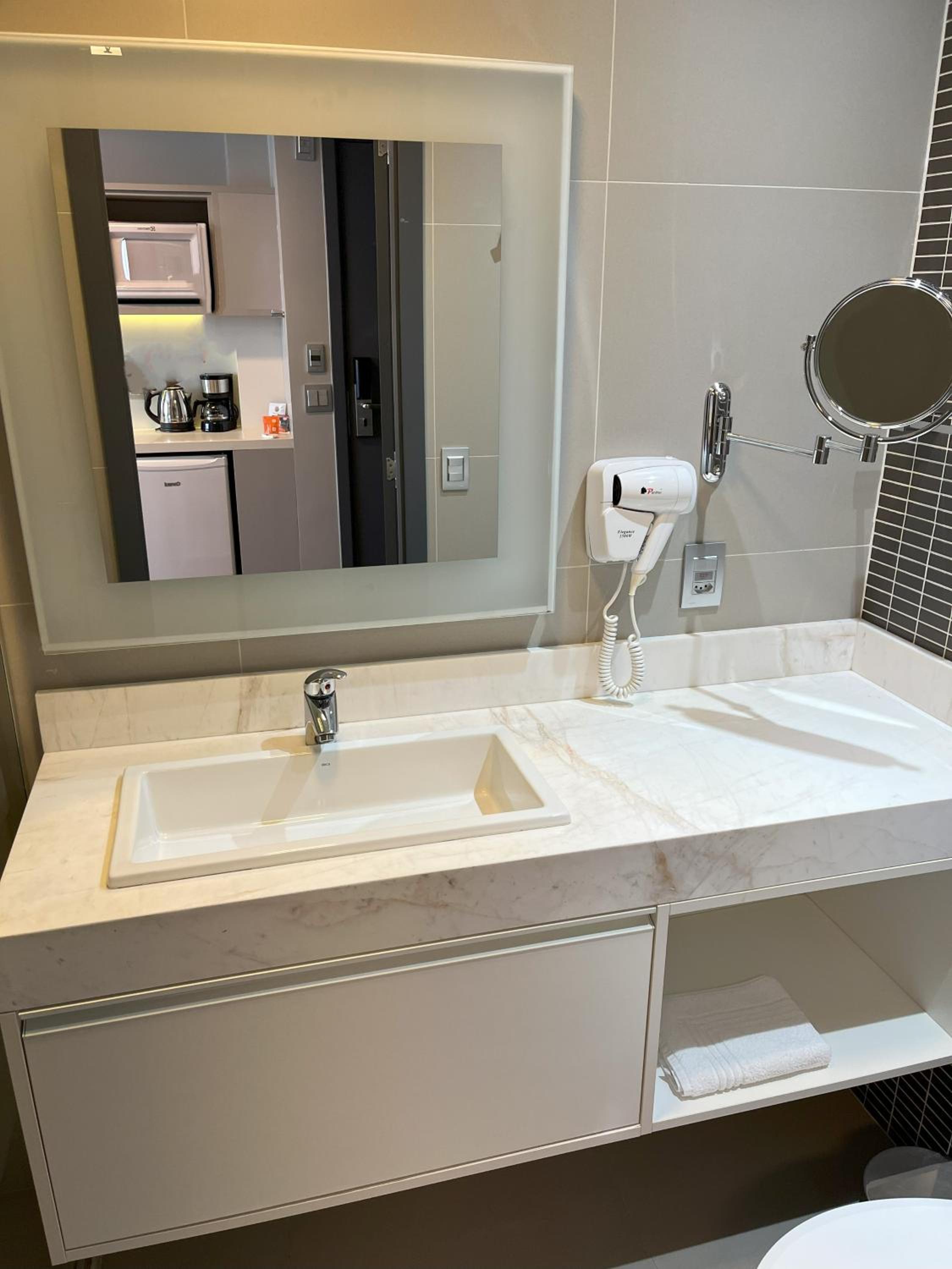 Studio Helbor Stay Batel - Sofisticação, Conforto, Localização e Vista Privilegiada