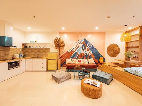 Lovely studio with balcony,5 mins to beach, Hanoi
