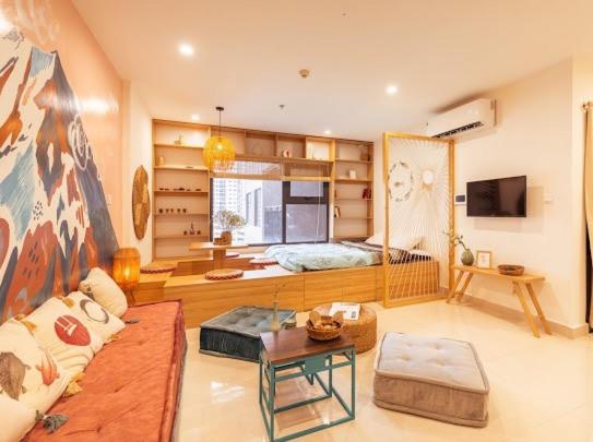 Lovely studio with balcony,5 mins to beach, Hanoi