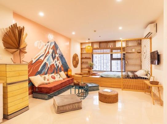 Lovely studio with balcony,5 mins to beach, Hanoi