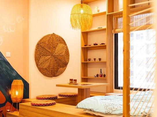 Lovely studio with balcony,5 mins to beach, Hanoi
