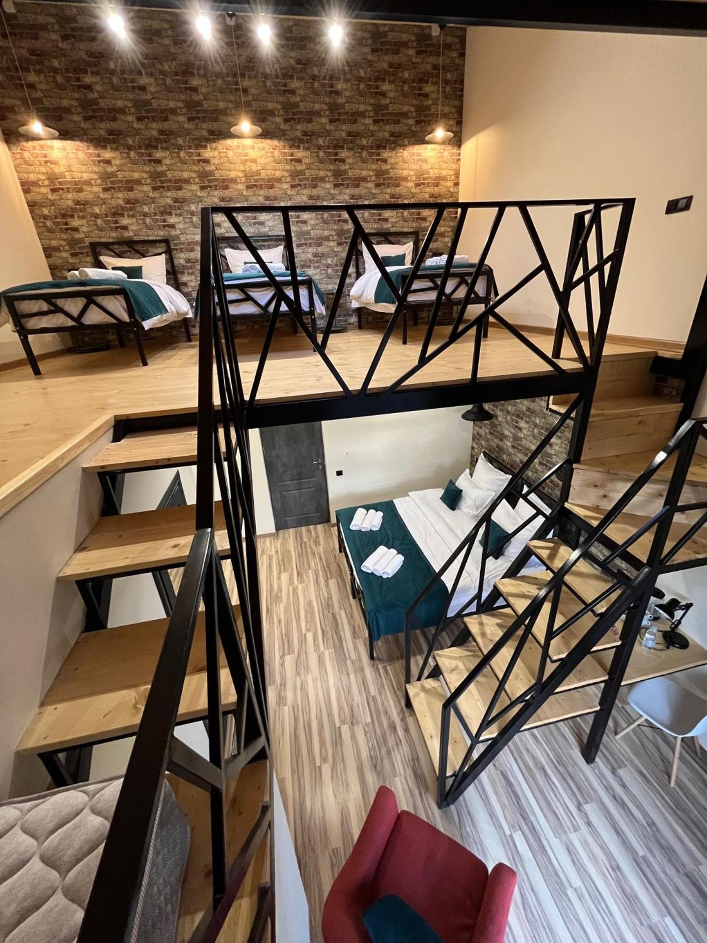Berkri Gastro Yard & Guest House