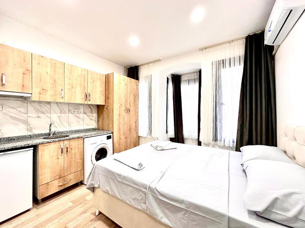 Alaca Suit - Image 5