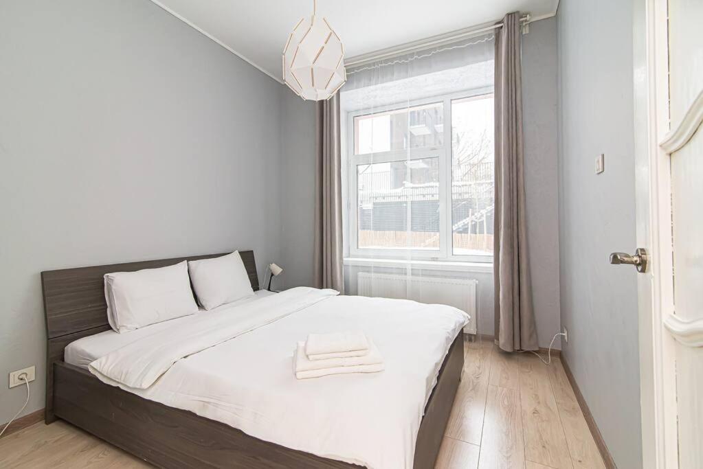 Spacious Apartment with Great Location/URBAN RENT view 2