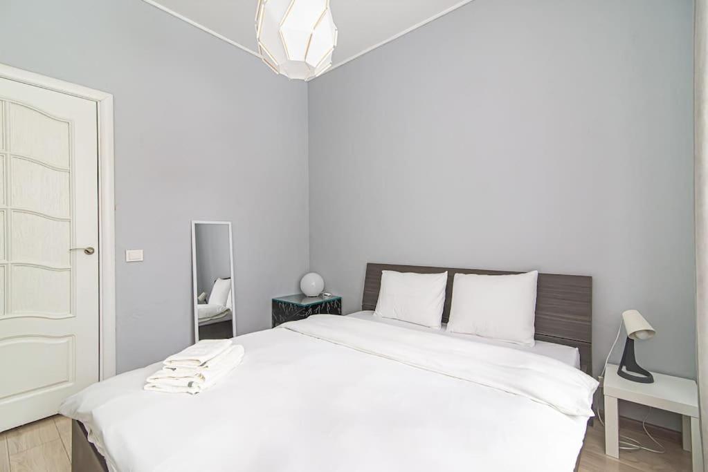 Spacious Apartment with Great Location/URBAN RENT view 3
