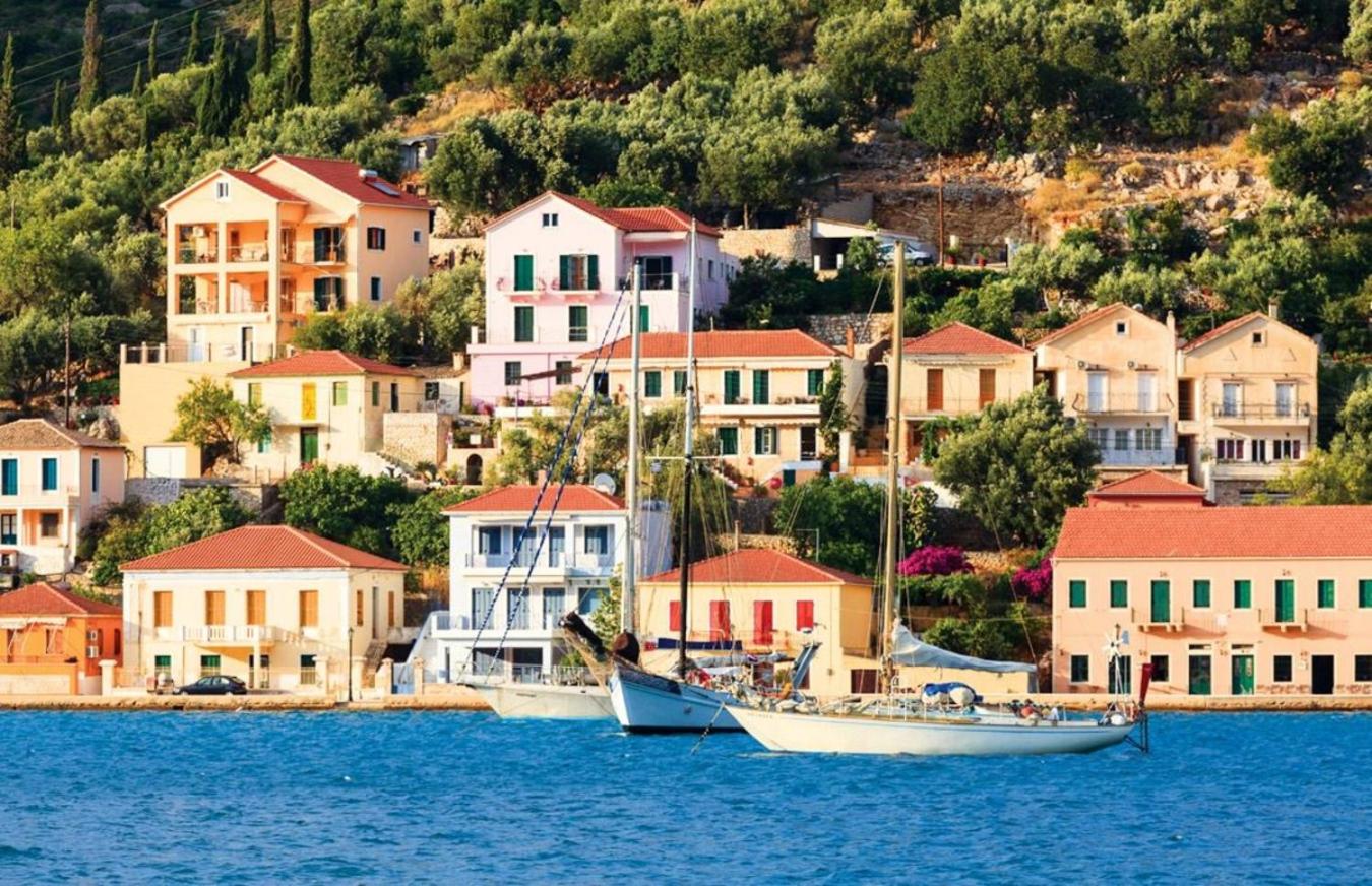 Loutsa Waterside