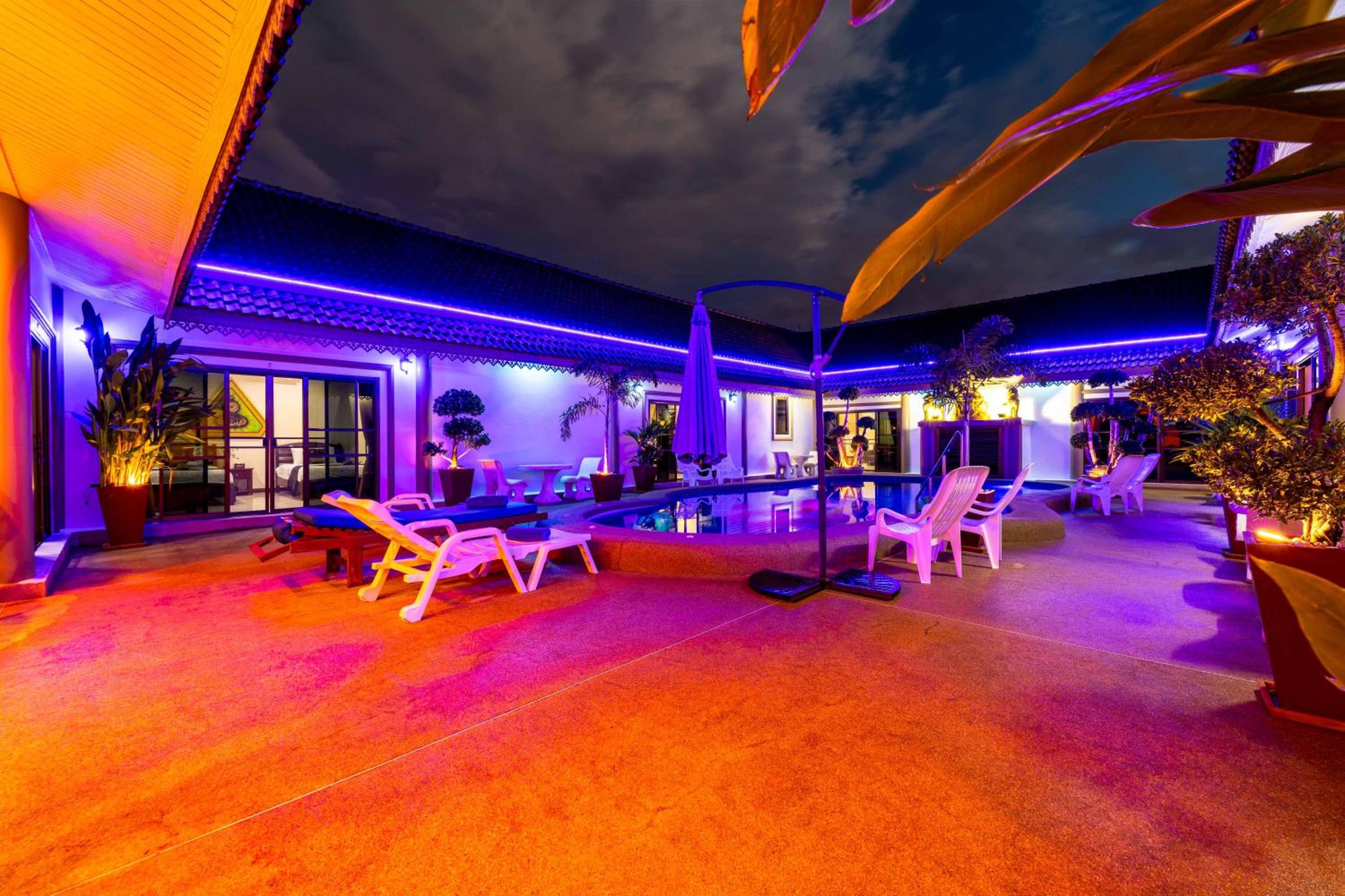 Siam Court Hotel and Resort