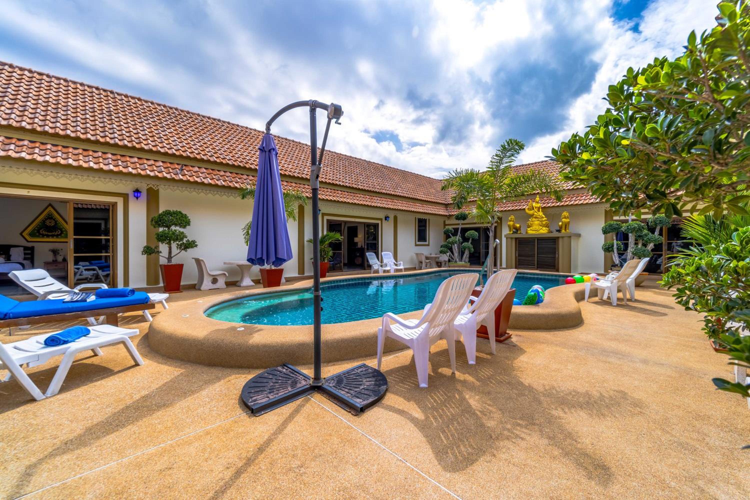 Siam Court Hotel and Resort