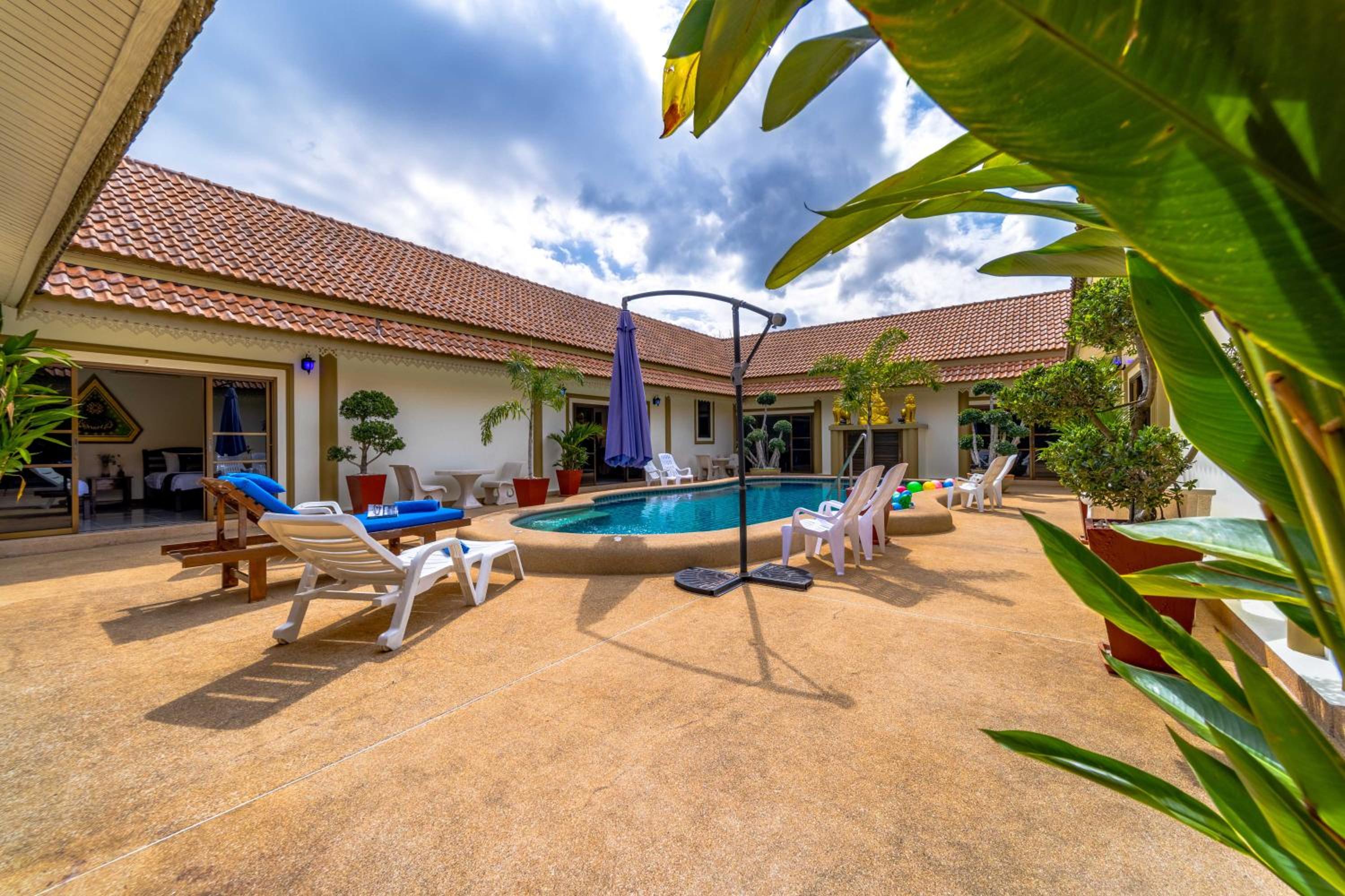 Siam Court Hotel and Resort