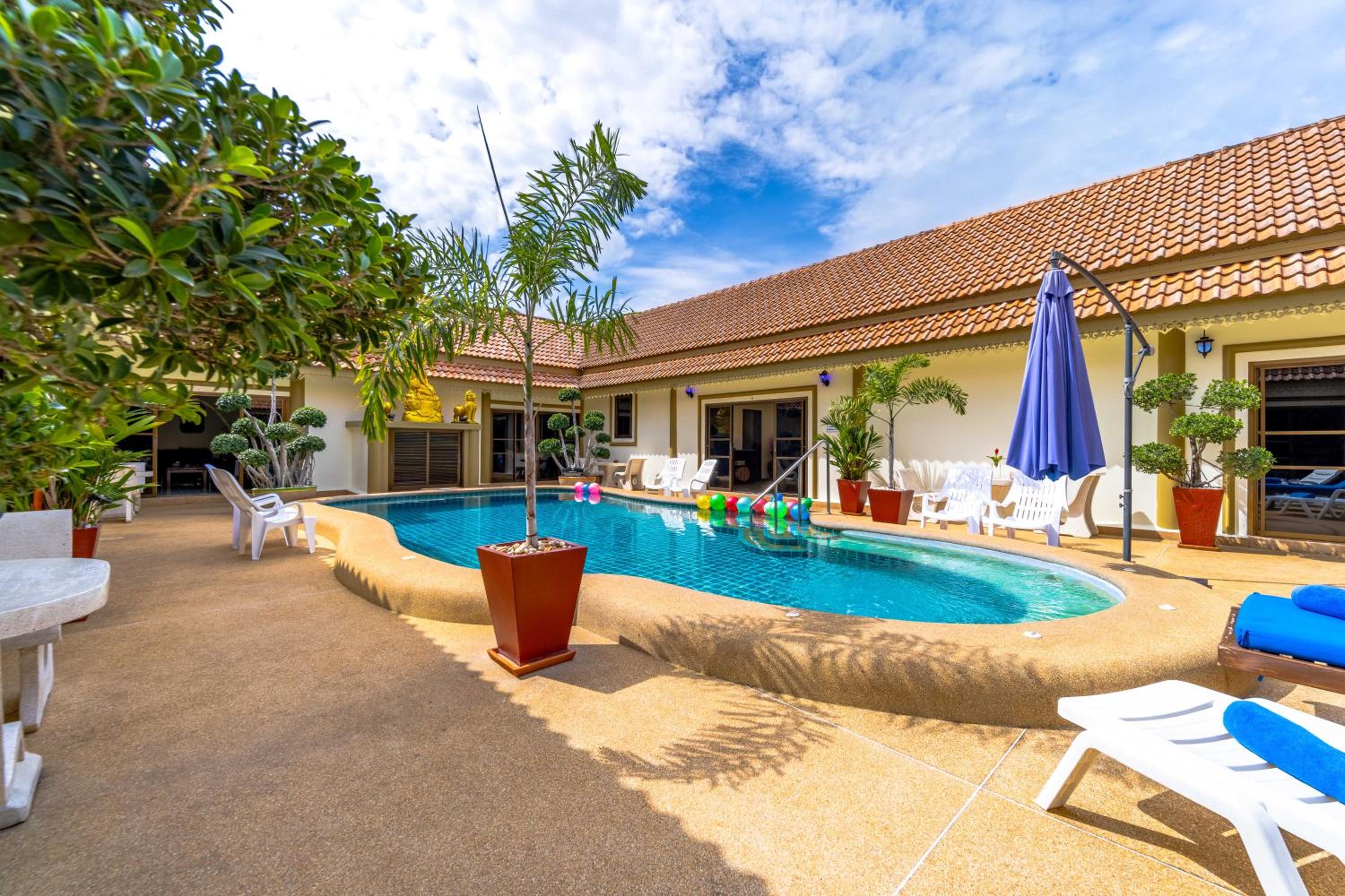 Siam Court Hotel and Resort
