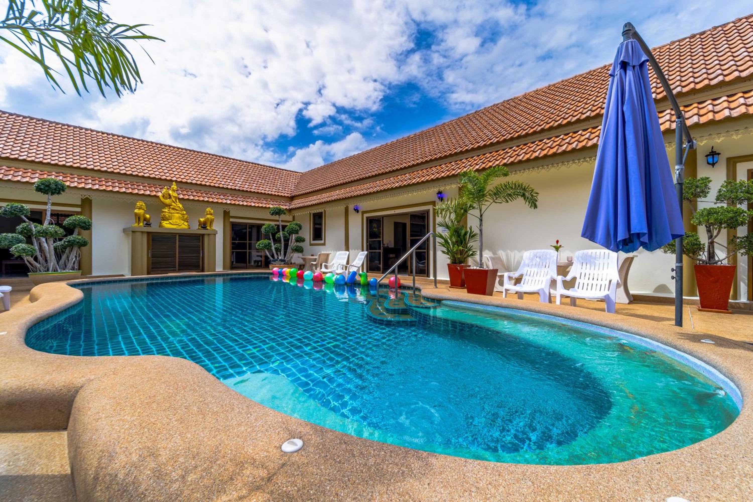 Siam Court Hotel and Resort