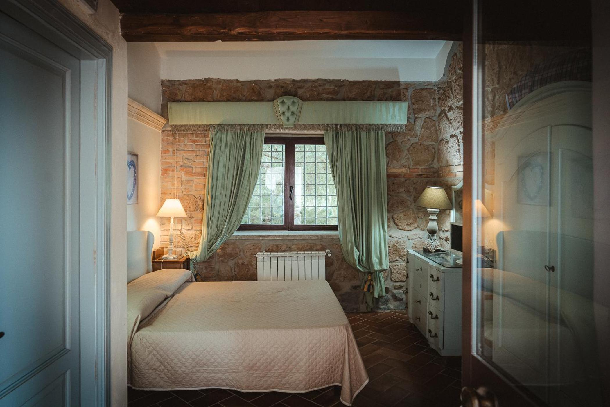 Photo 32