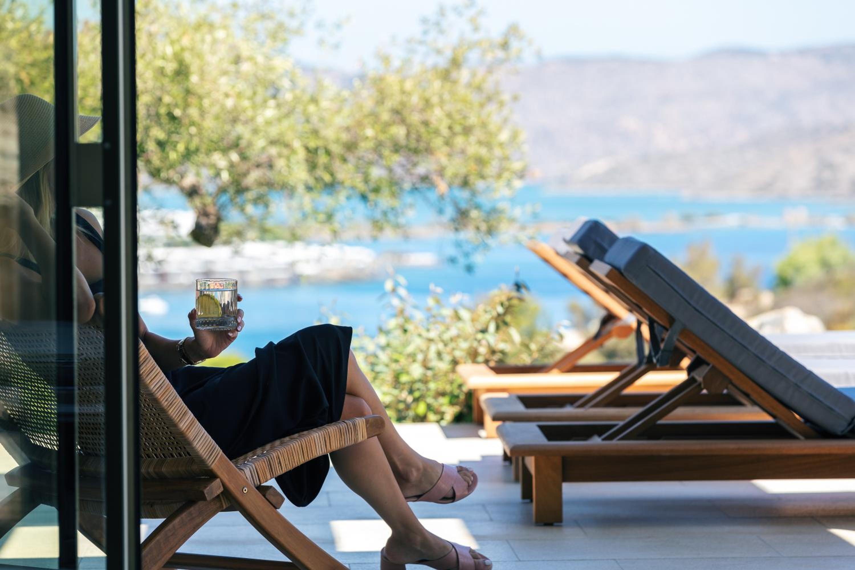 Villa Katy - Sea vistas & Minimalist Opulence by etouri
