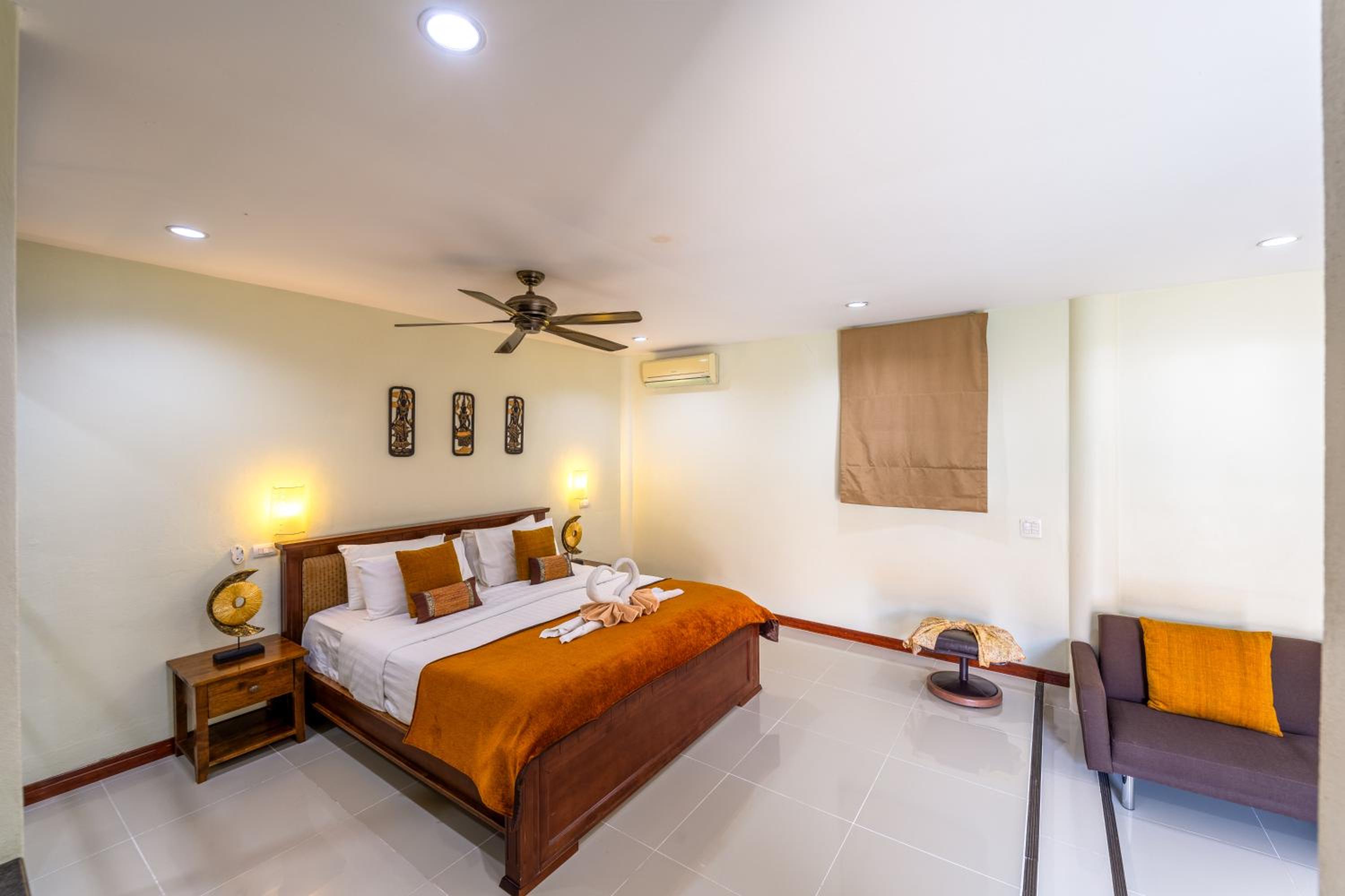 Siam Court Hotel and Resort