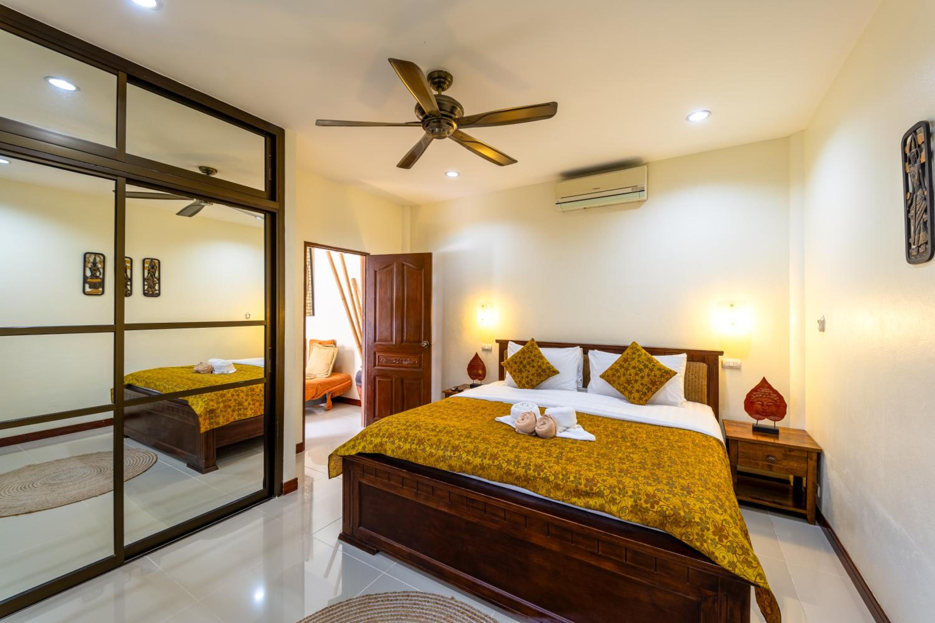 Siam Court Hotel and Resort