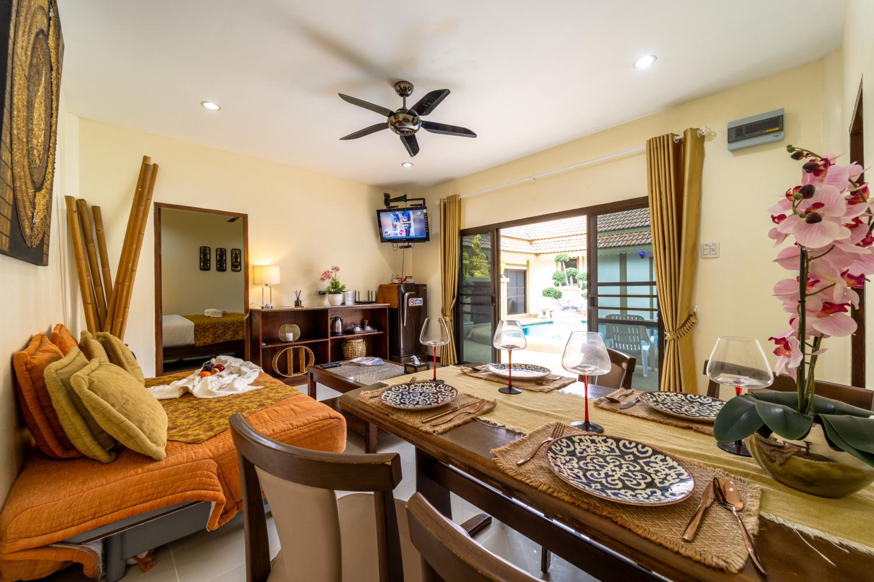 Siam Court Hotel and Resort