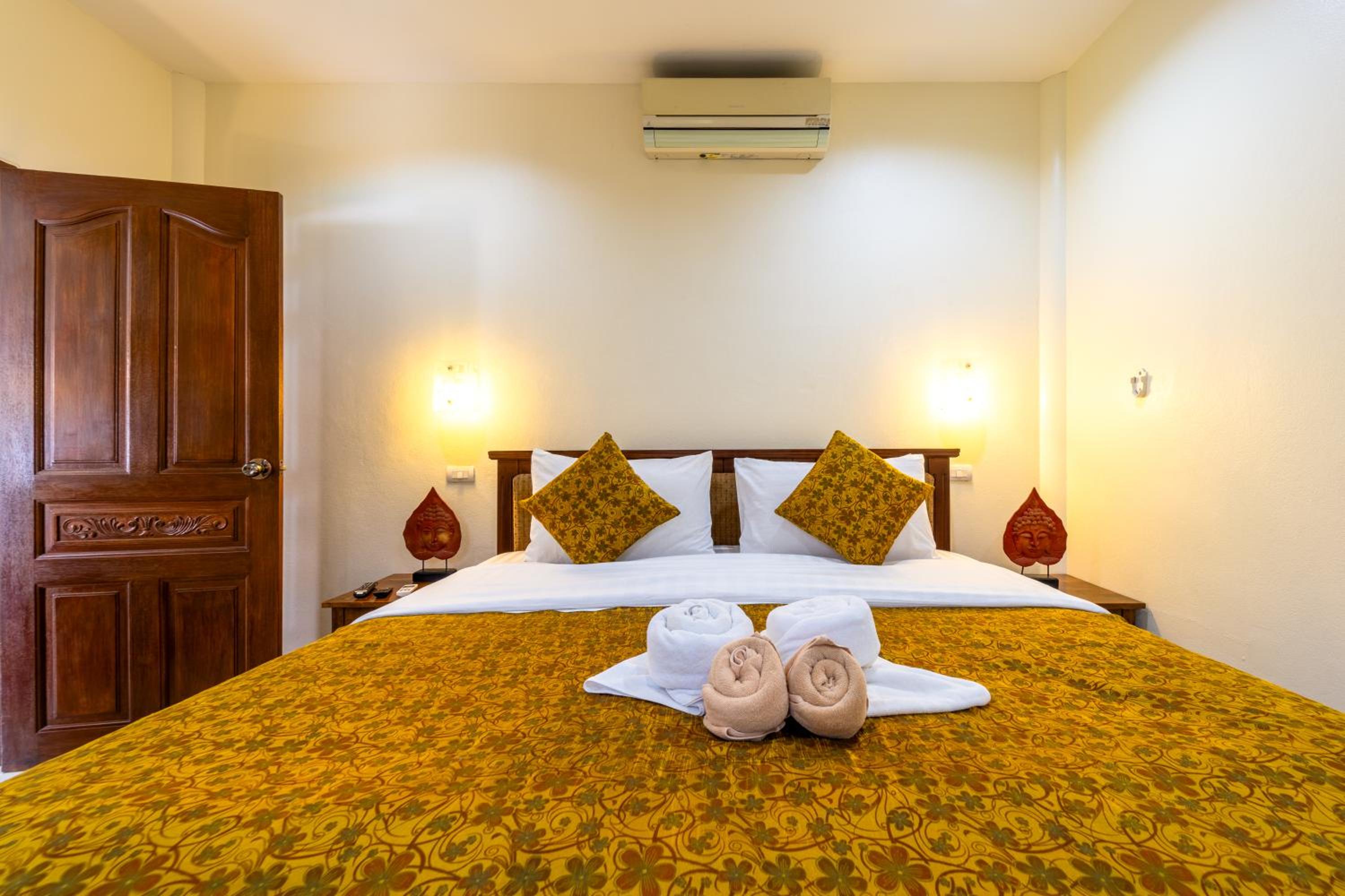 Siam Court Hotel and Resort